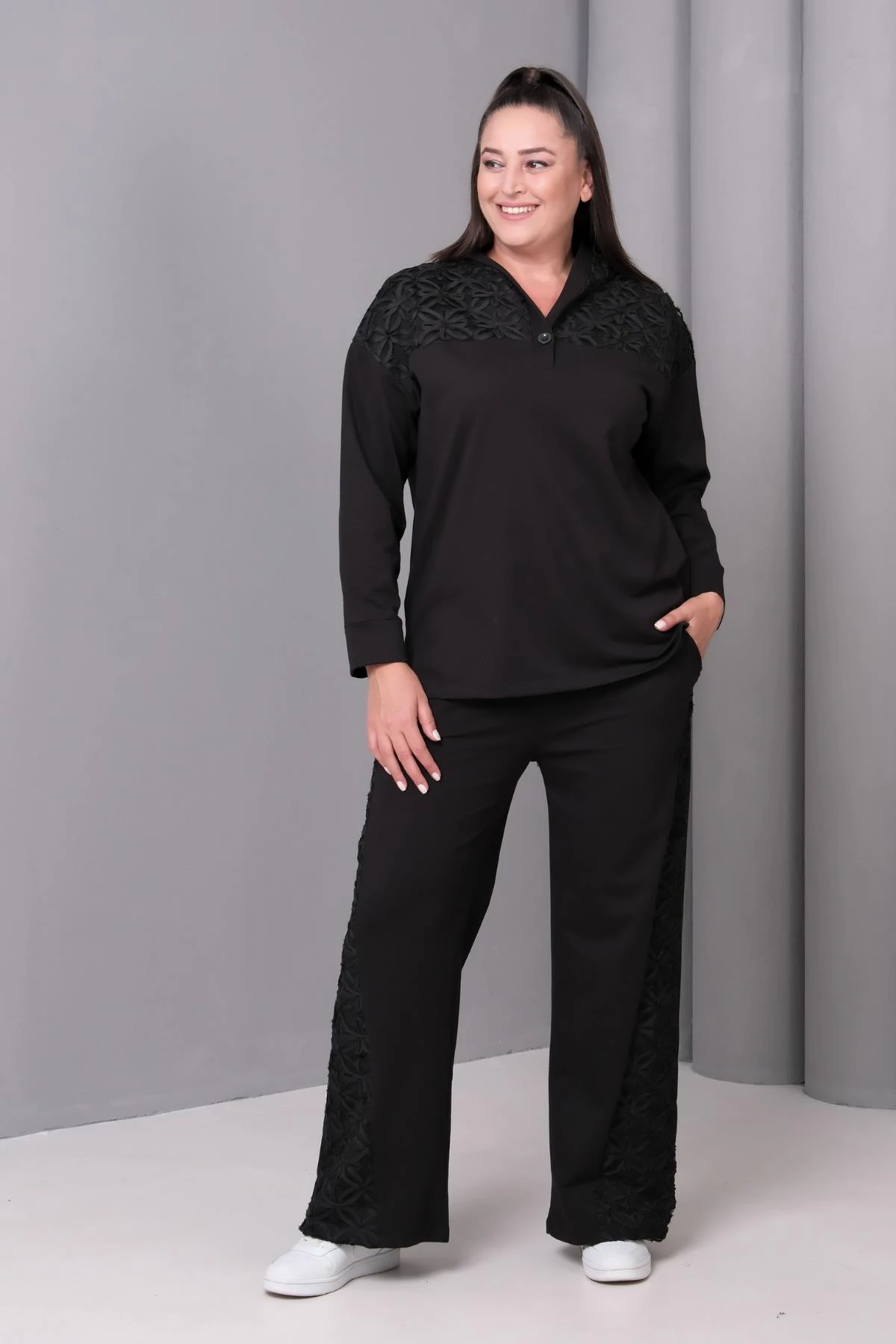 Kadın Büyük Beden Dantel Detaylı Kapüşonlu Siyah Eşofman Takımı