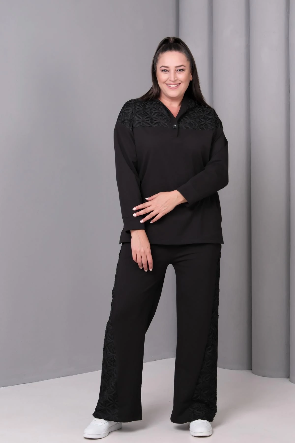 Kadın Büyük Beden Dantel Detaylı Kapüşonlu Siyah Eşofman Takımı