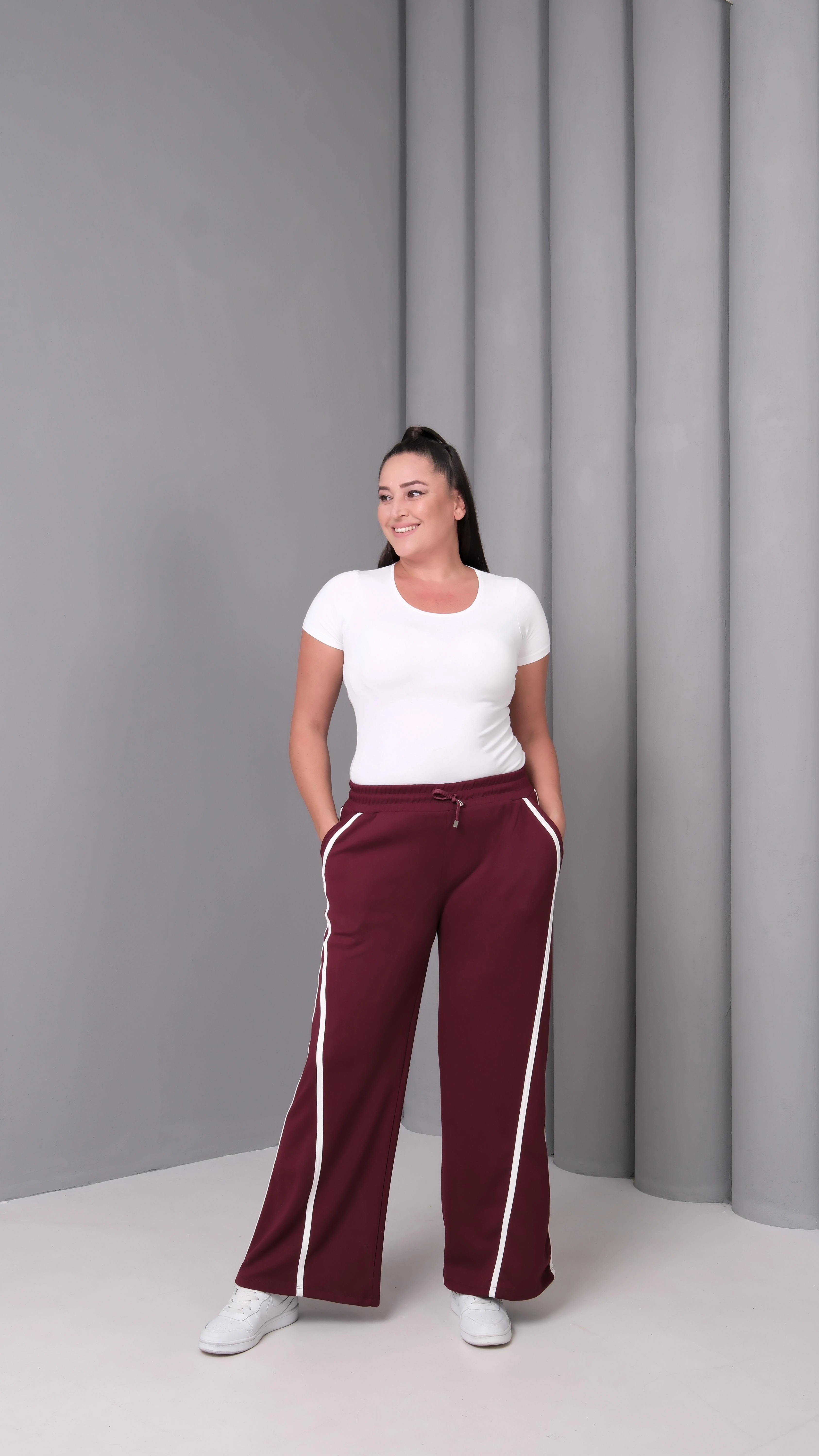 Kadın Büyük Beden Ekstra Rahat Kalıp Çizgili Eşofman Altı - Bordo