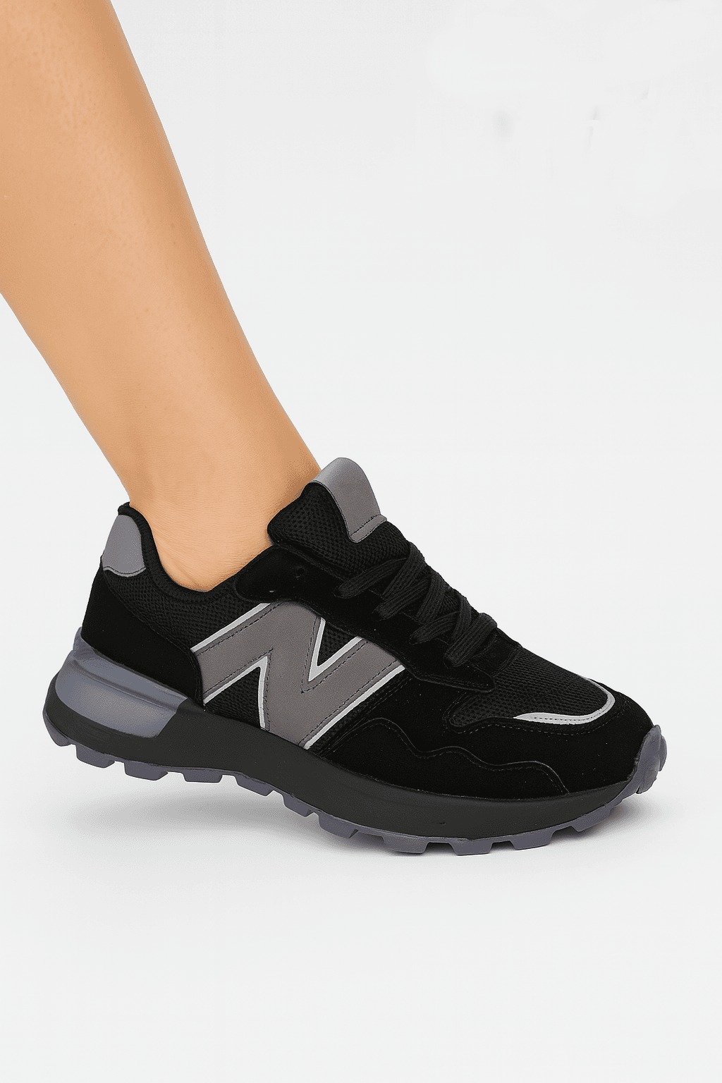 Bonjey Siyah Bayan Spor Ayakkabı – Rahat Taban, Günlük ve Yürüyüş İçin Uygun Sneaker