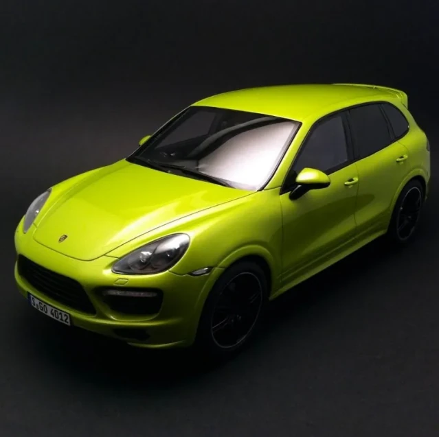 GT-SPIRIT – 1/18 – PORSCHE – CAYENNE GTS 2013 GT020A