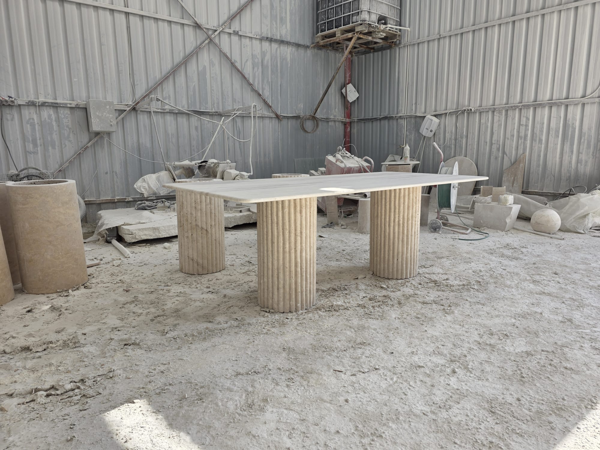 Travertin Esstisch - SPEZIALMABE UND DESIGN