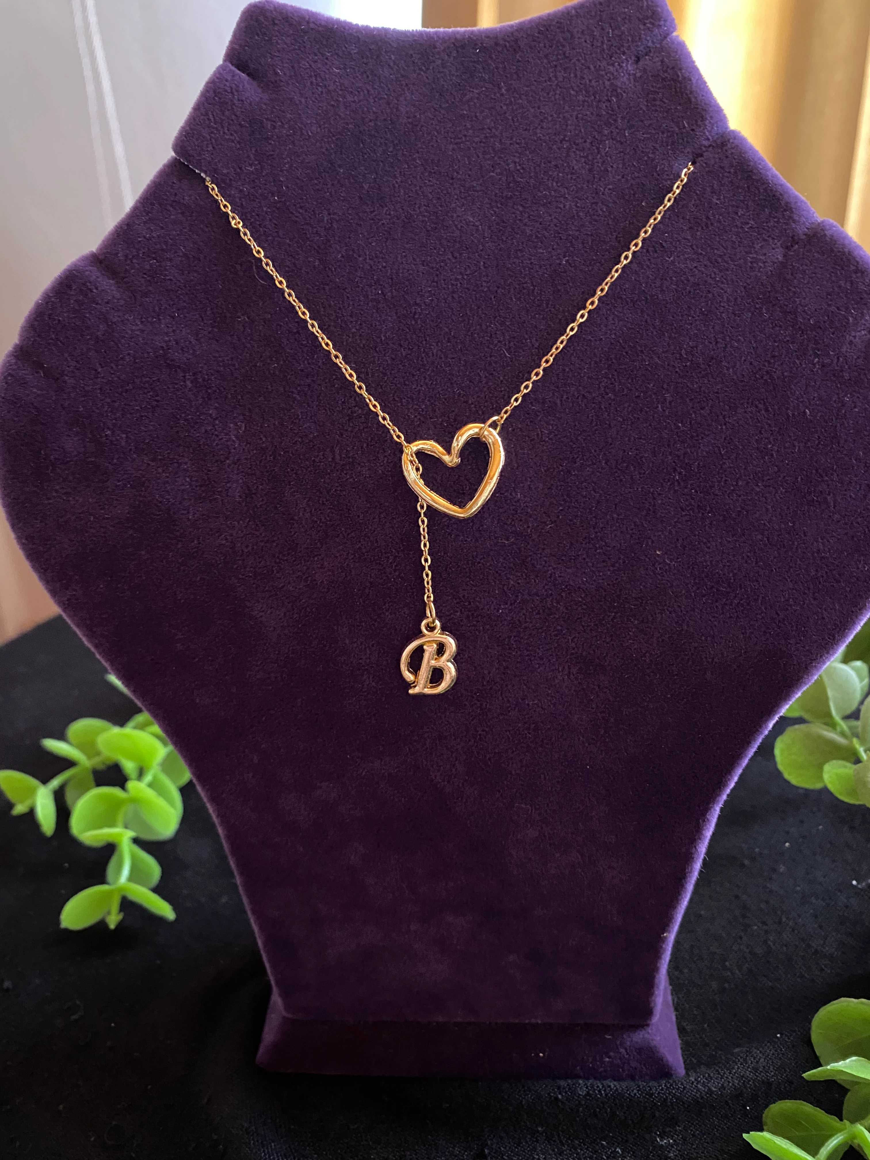 Kalp Detaylı Kişiye Özel Tasarım Harf Kolye