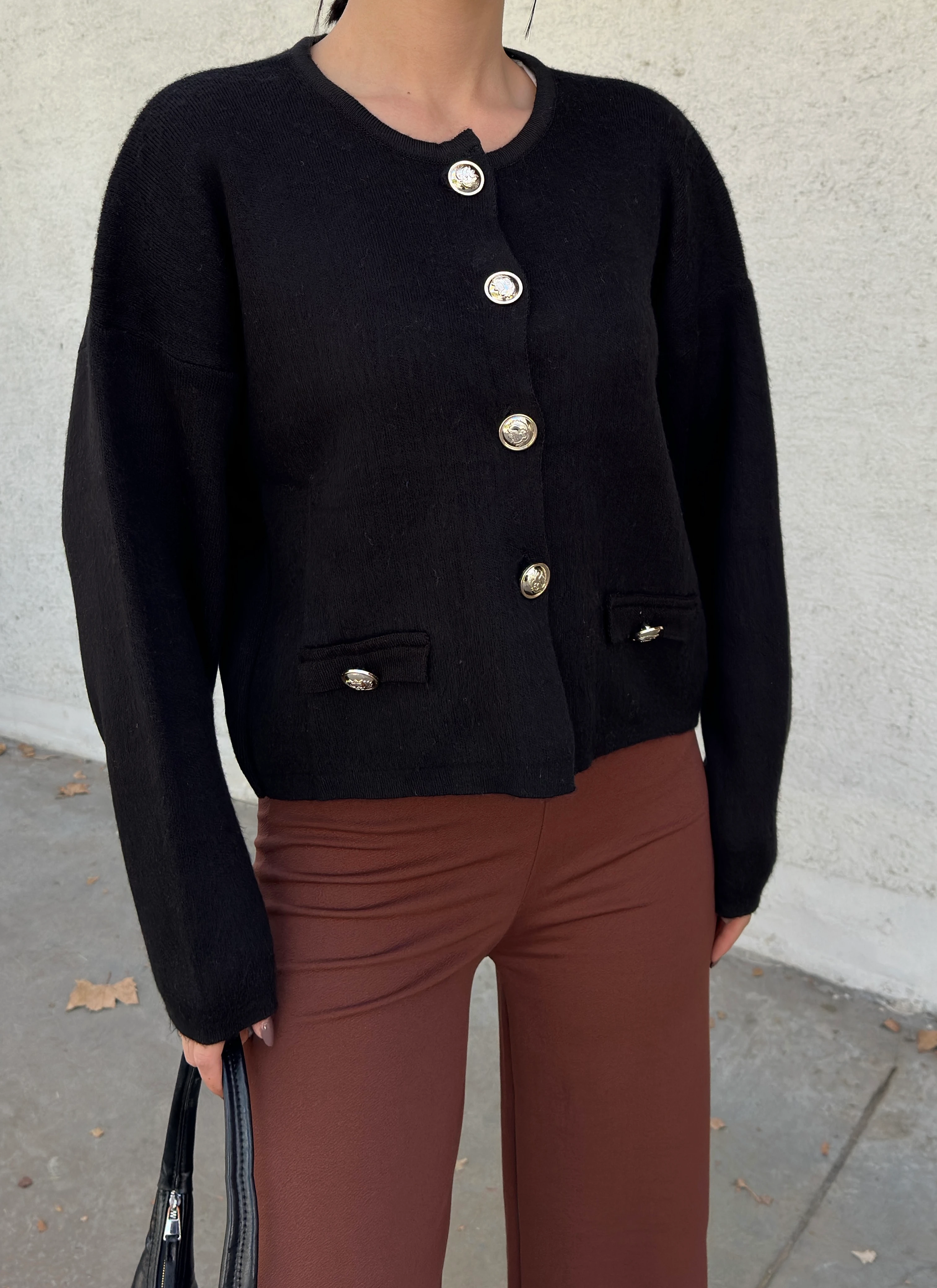 BUYUK DUGMELI HIRKA - Siyah