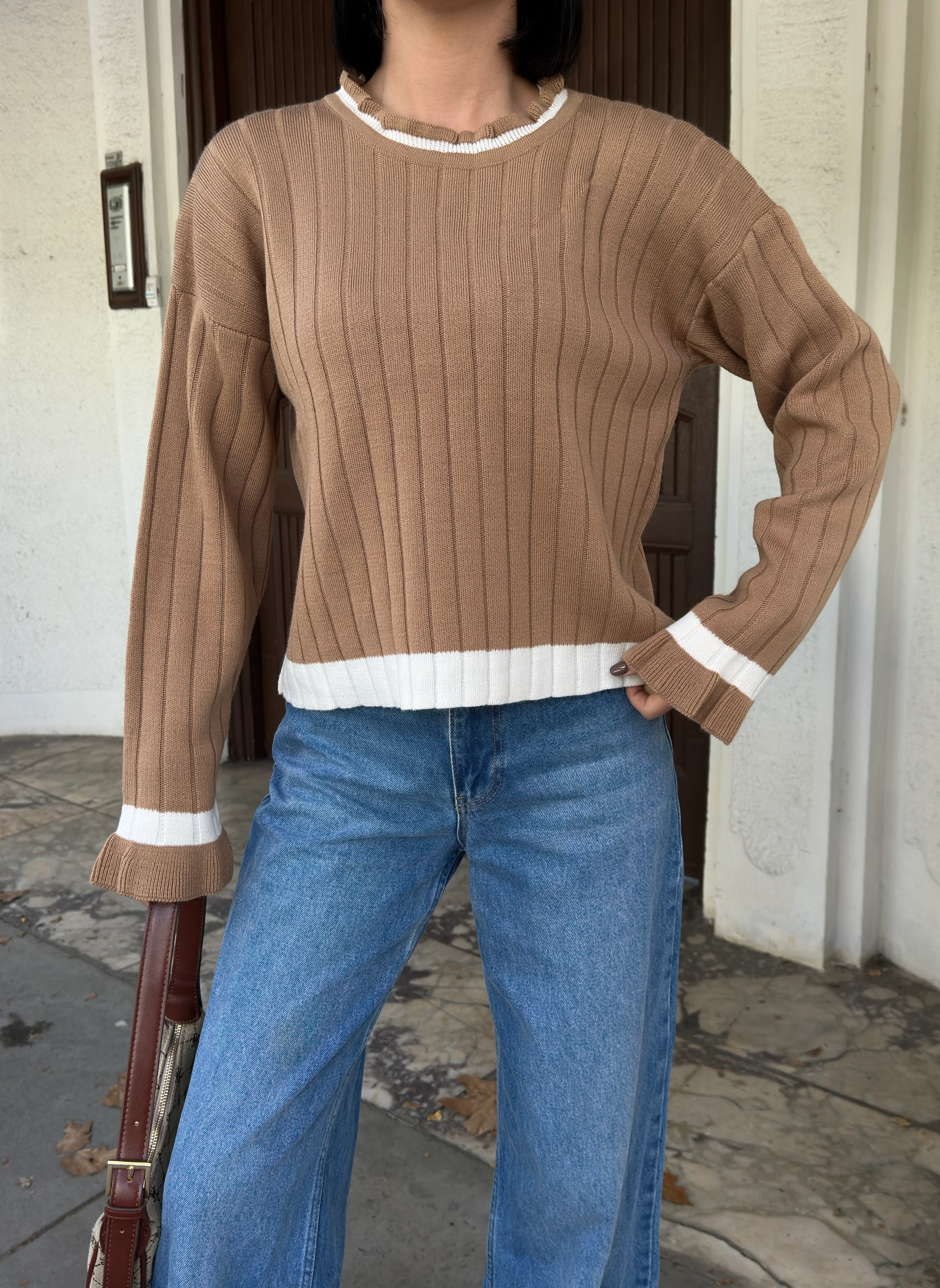 YAKA VE MANŞETİ FIRFIRLI KAZAK - Karamel