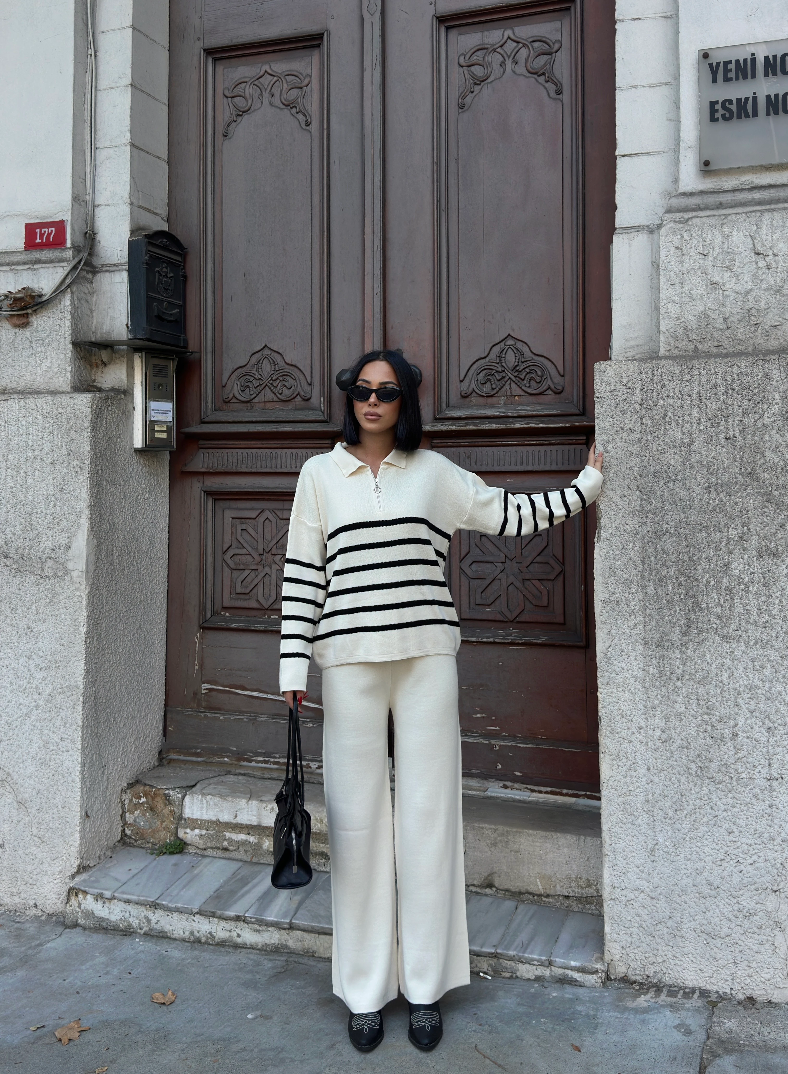 ÇİZGİLİ FERMUARLI TAKIM - Taş