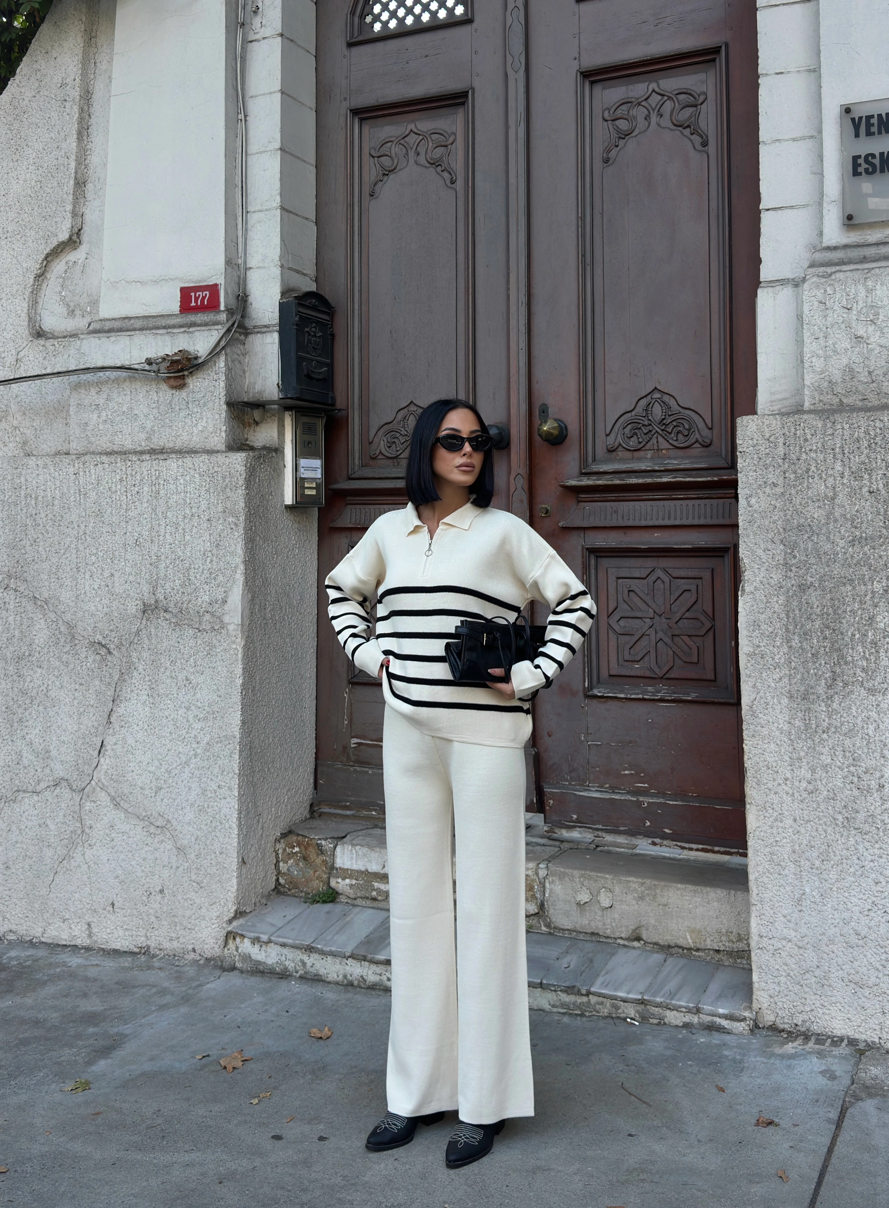 ÇİZGİLİ FERMUARLI TAKIM - Taş