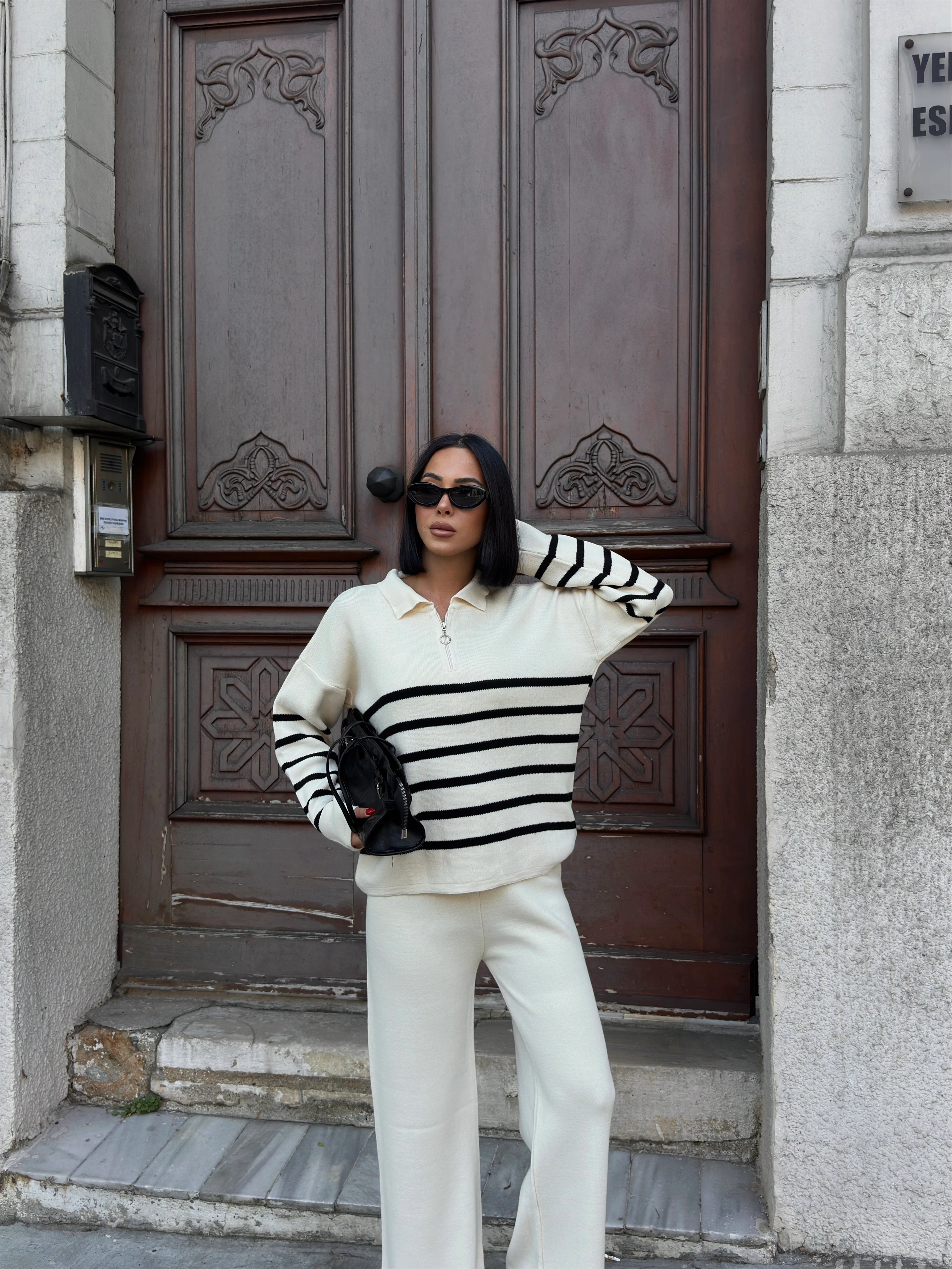 ÇİZGİLİ FERMUARLI TAKIM - Taş