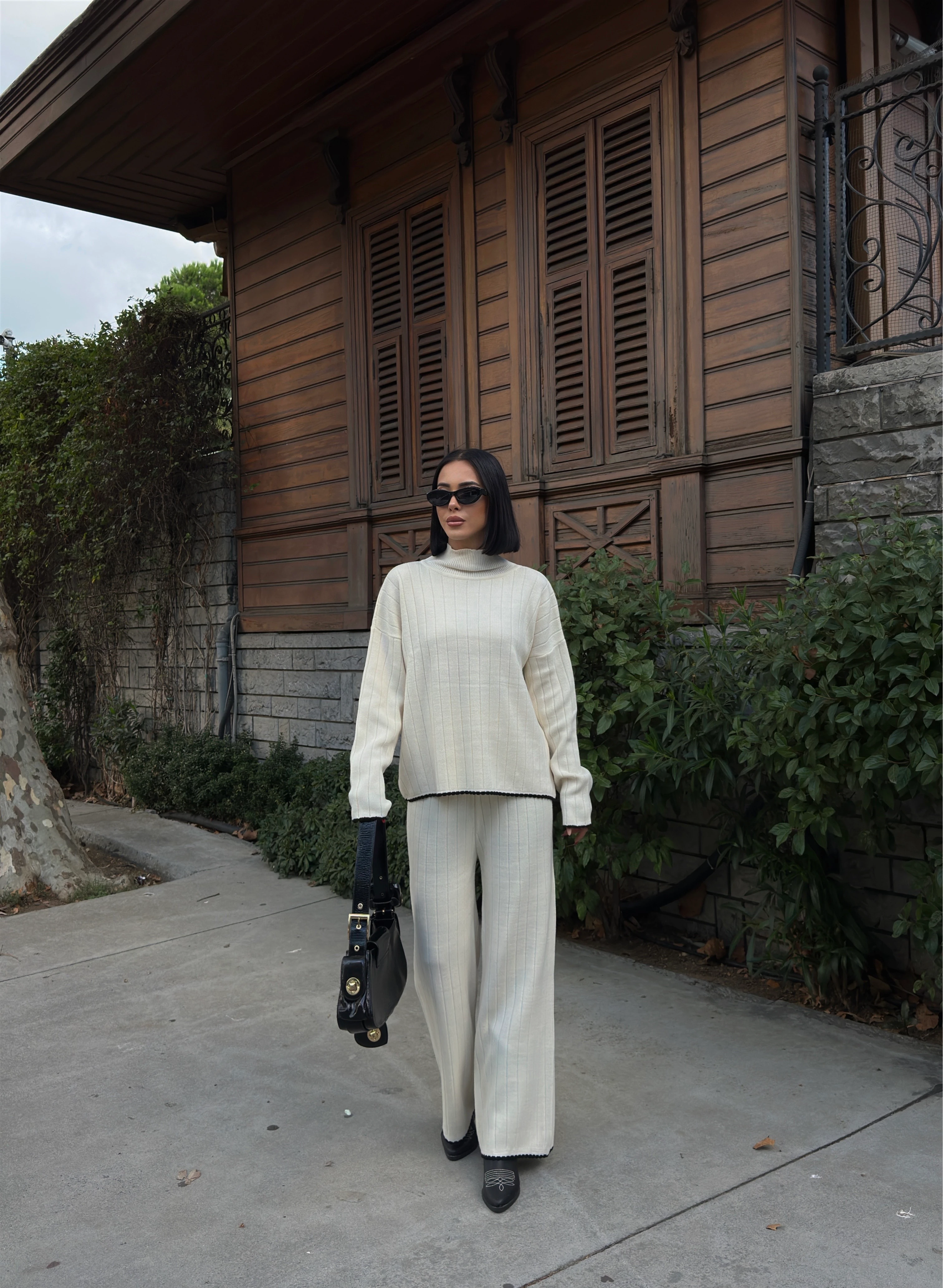 PAÇASI VE ETEĞİ DETAYLI TAKIM