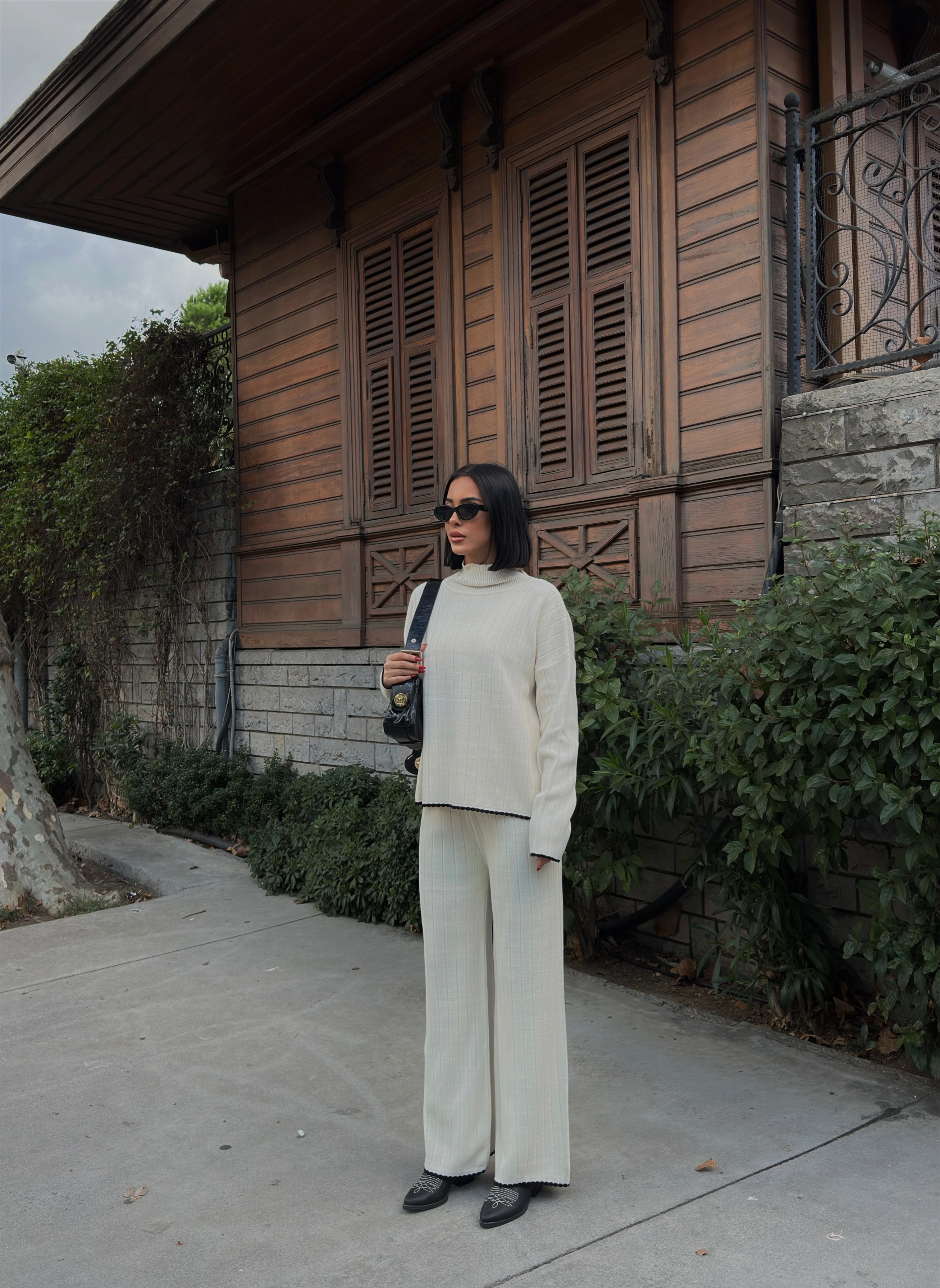 PAÇASI VE ETEĞİ DETAYLI TAKIM