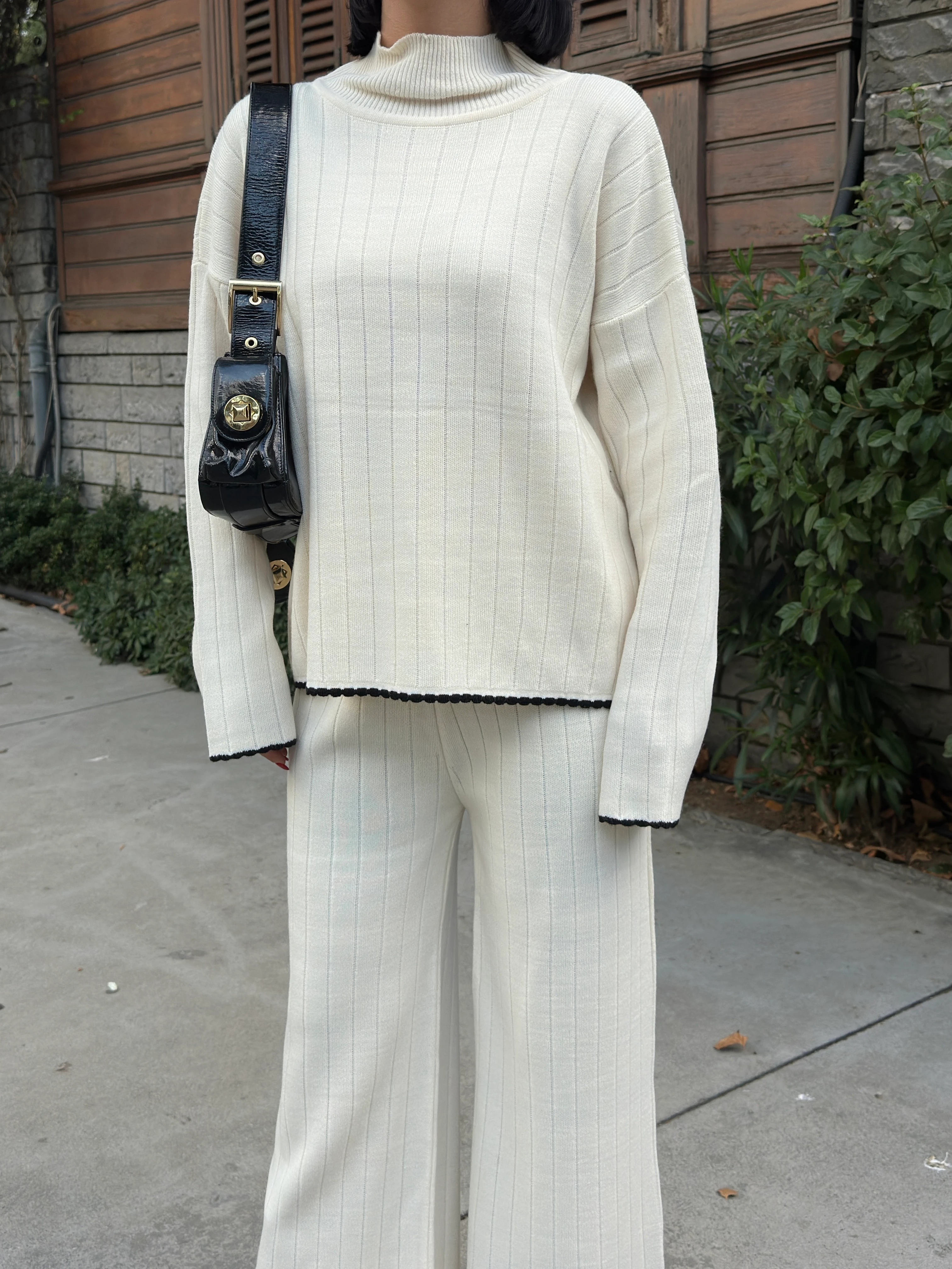 PAÇASI VE ETEĞİ DETAYLI TAKIM