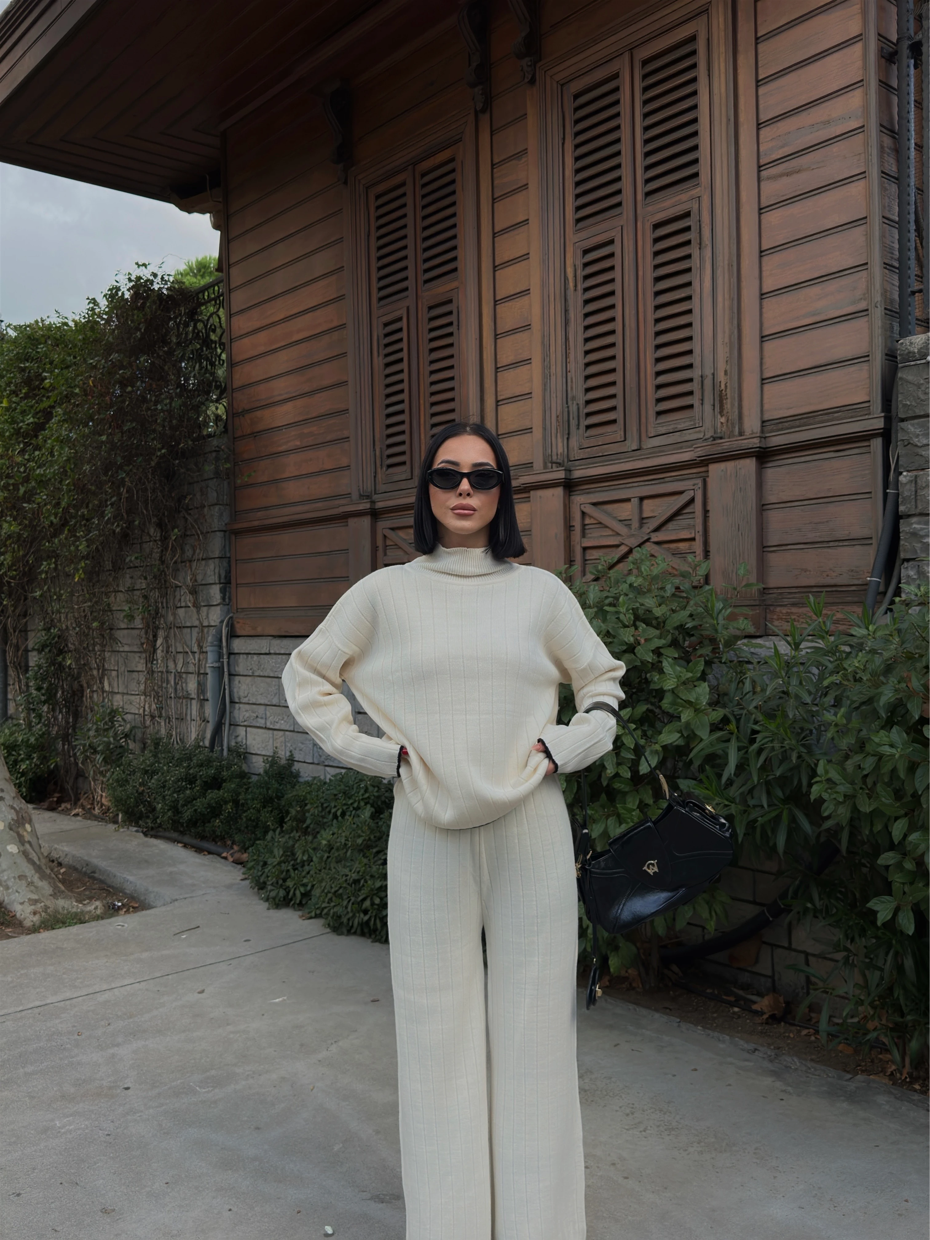 PAÇASI VE ETEĞİ DETAYLI TAKIM