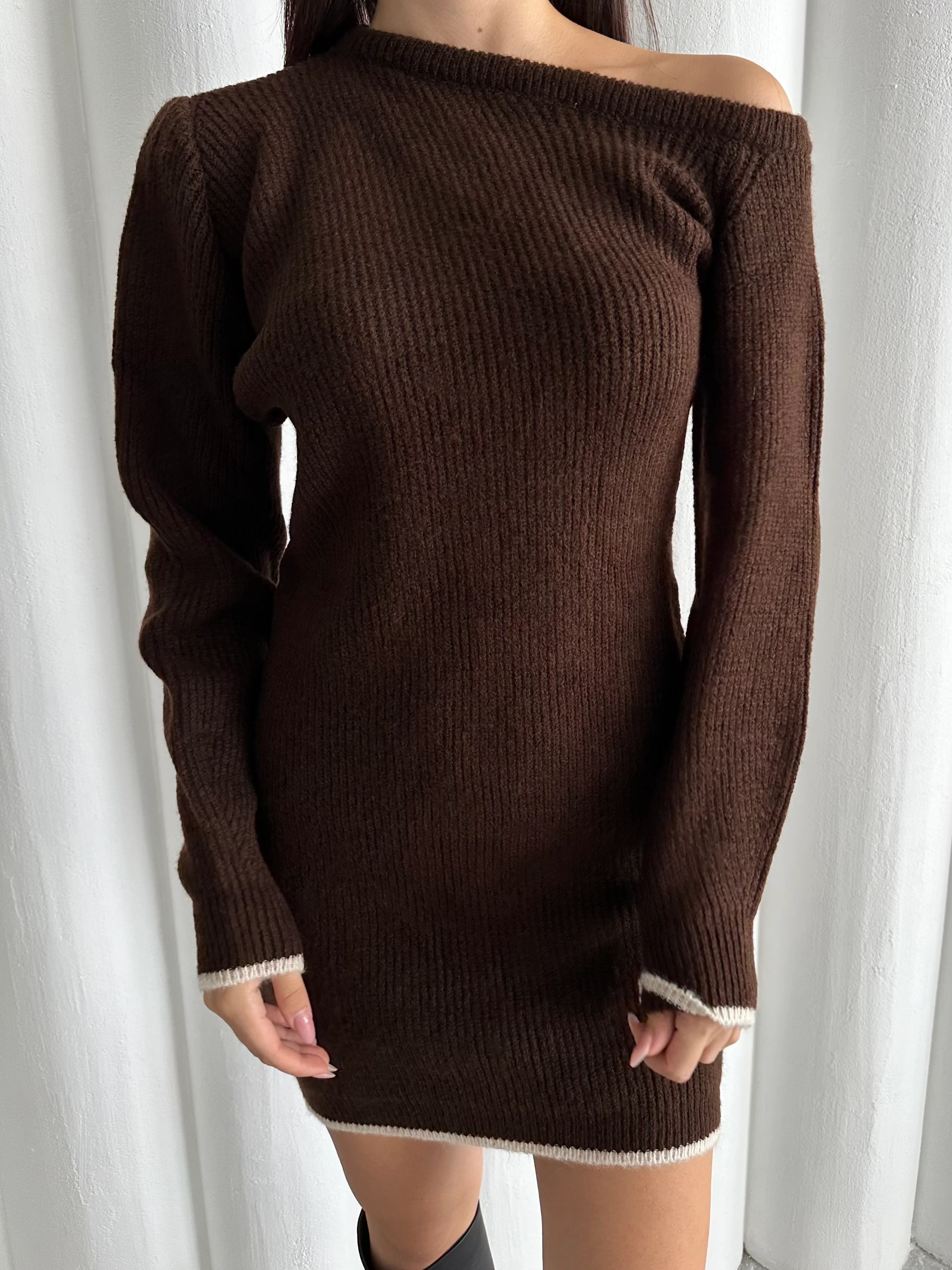 YARIM AY ŞARDONLU ELBİSE