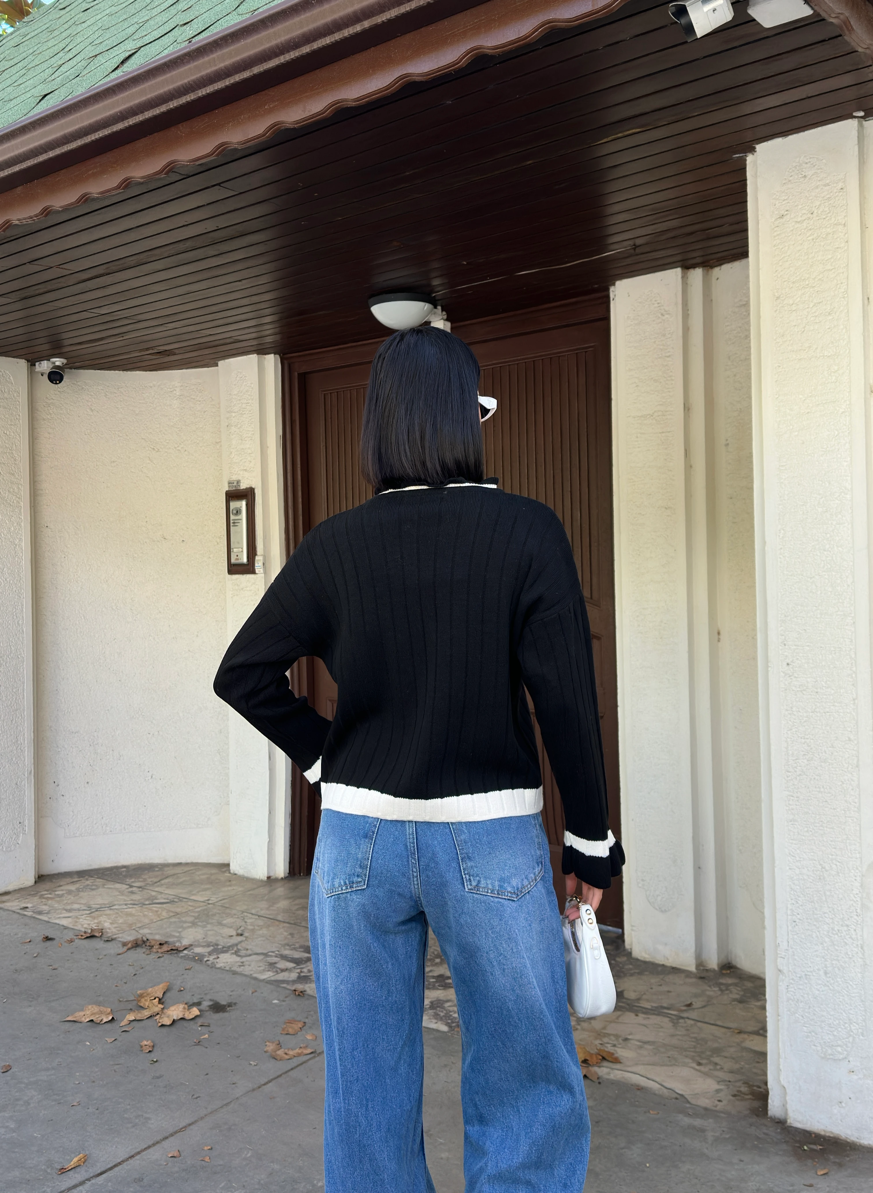 YAKA VE MANŞETİ FIRFIRLI KAZAK - Siyah