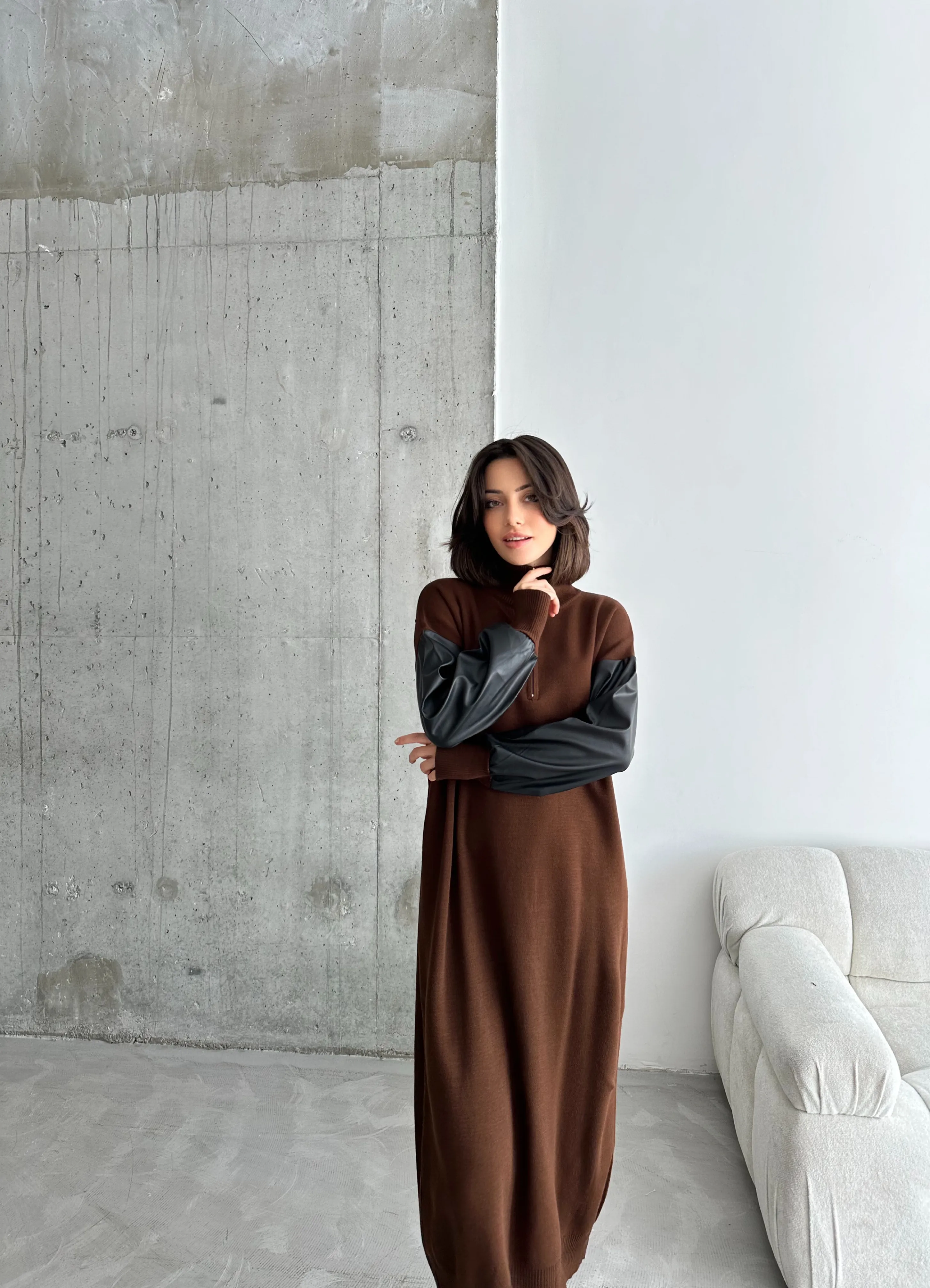 KOLU DERİLİ ELBİSE