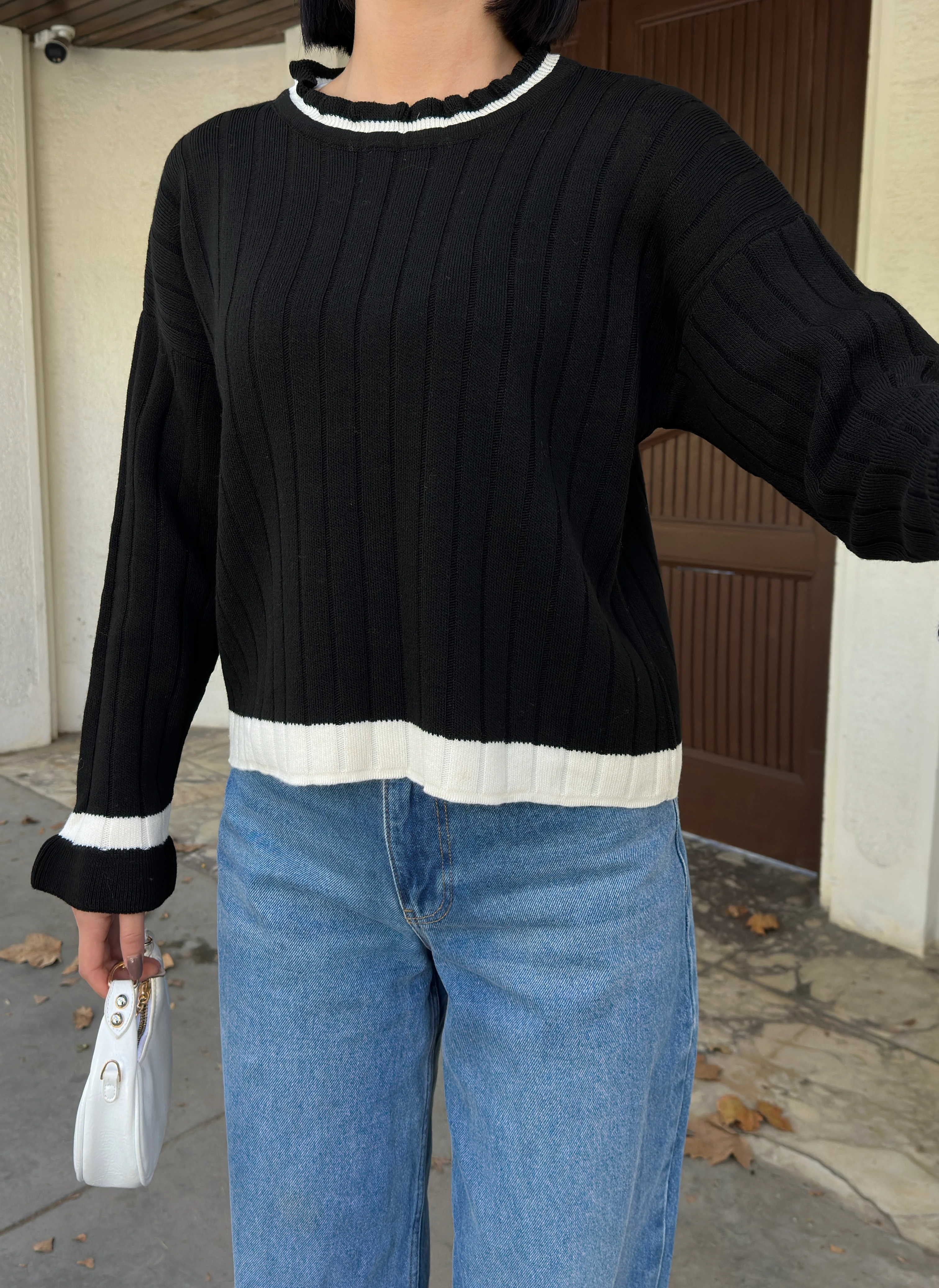 YAKA VE MANŞETİ FIRFIRLI KAZAK - Siyah