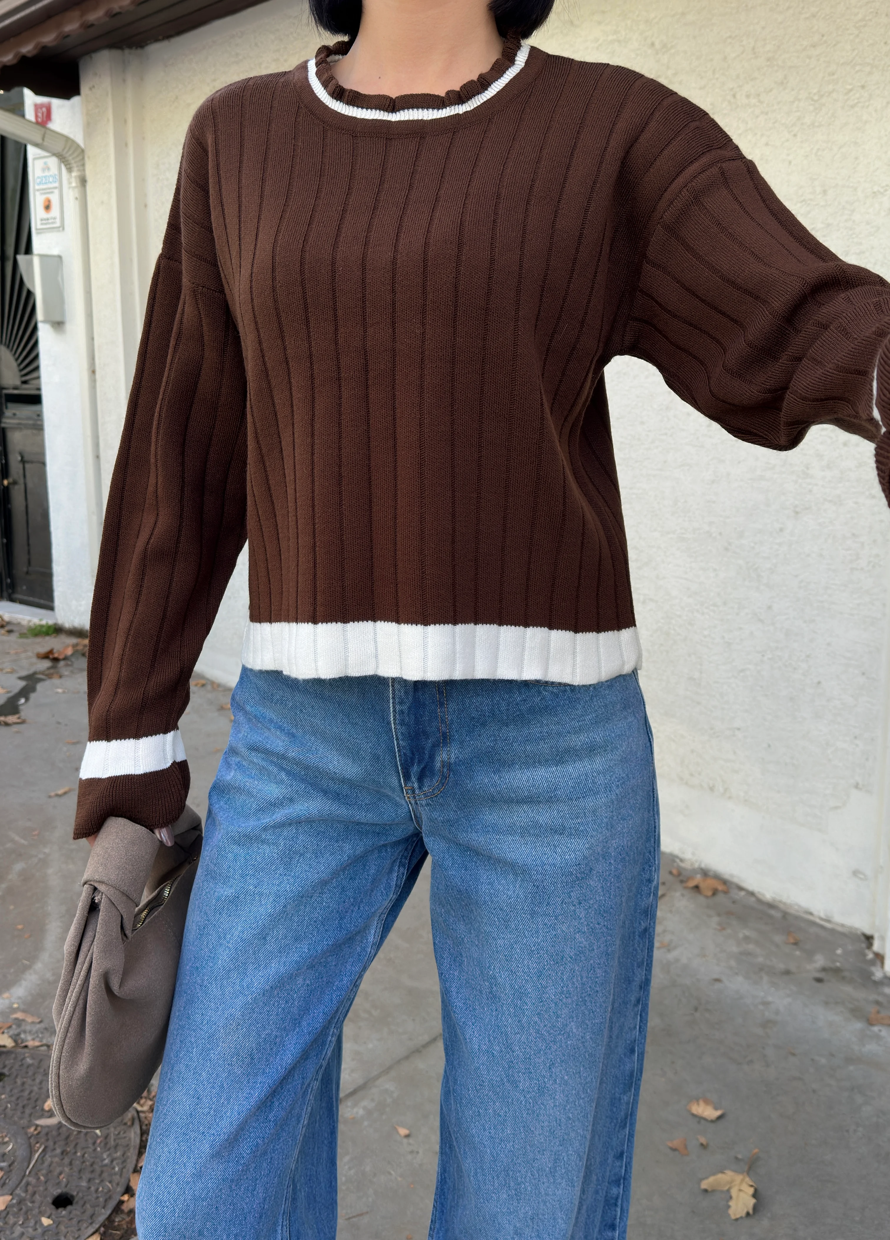 YAKA VE MANŞETİ FIRFIRLI KAZAK - Kahve