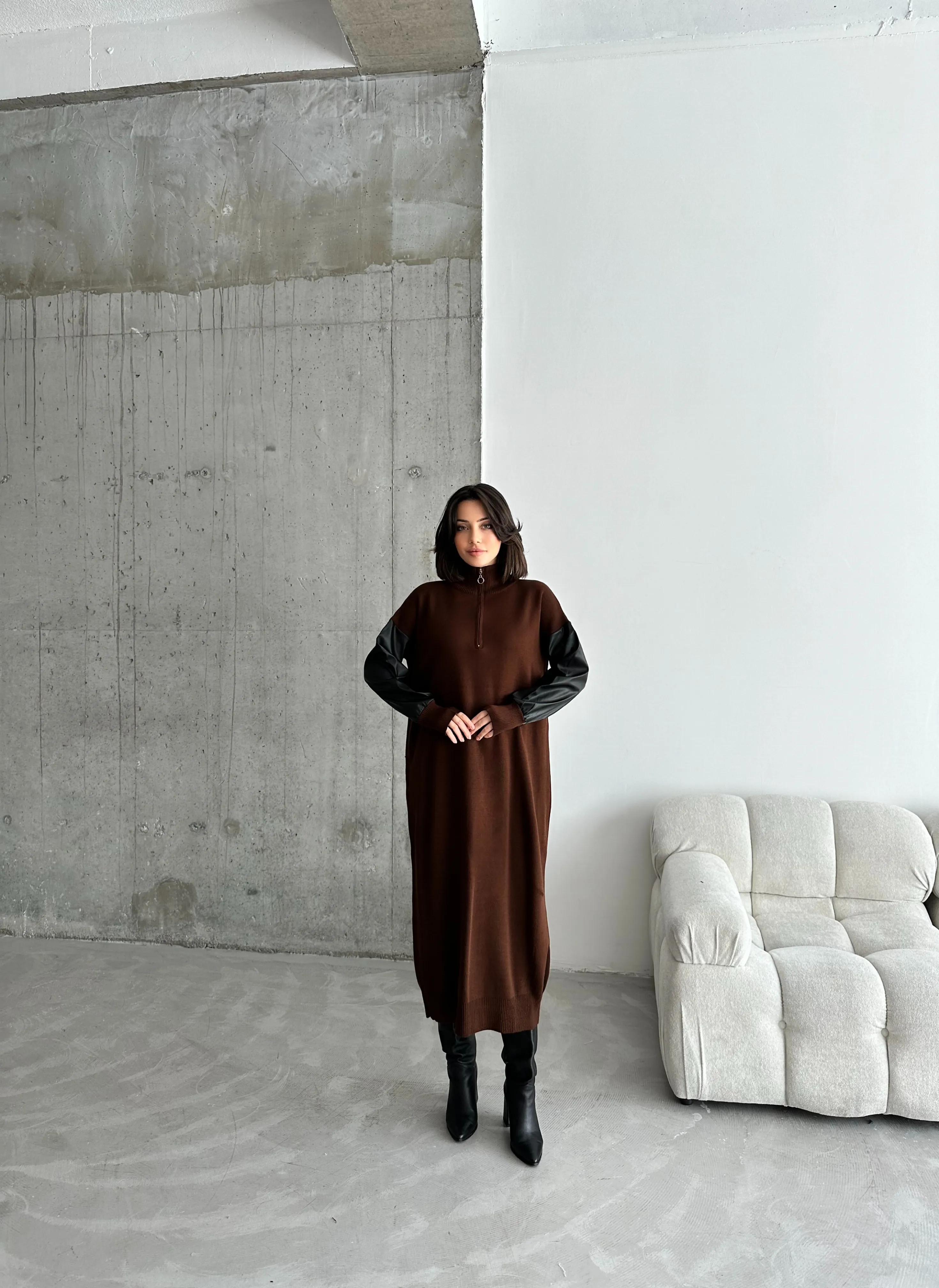 KOLU DERİLİ ELBİSE