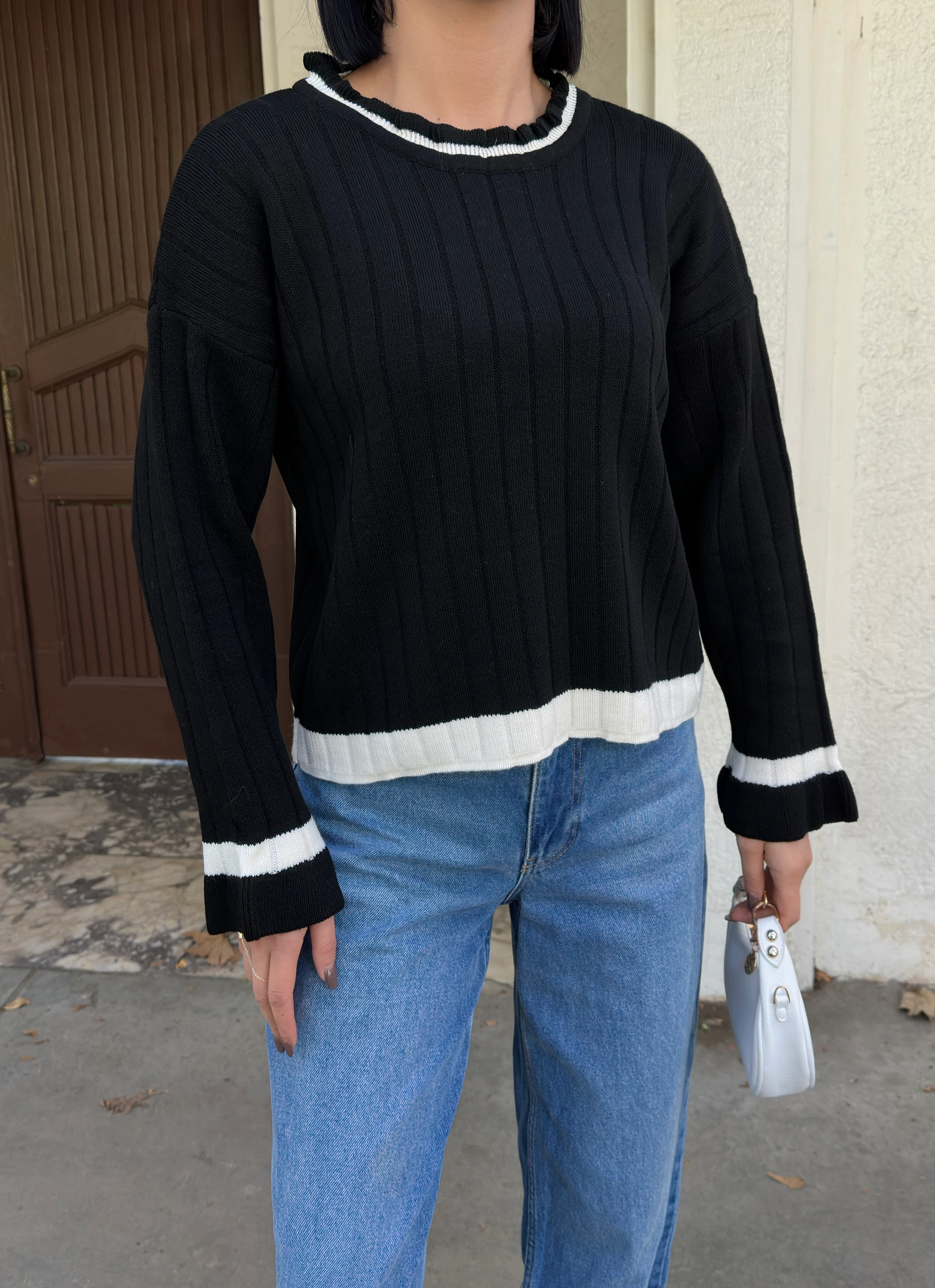 YAKA VE MANŞETİ FIRFIRLI KAZAK - Siyah