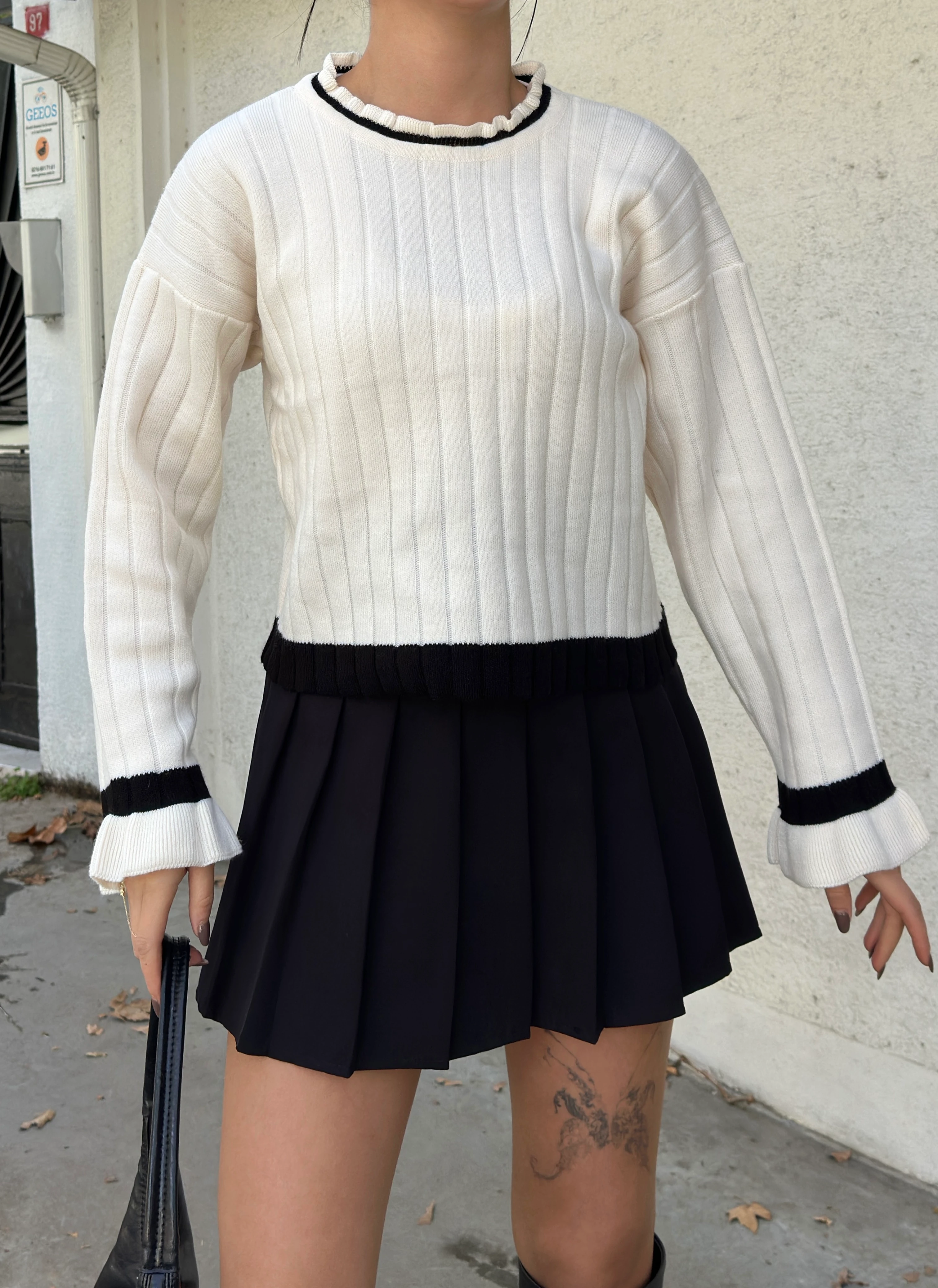 YAKA VE MANŞETİ FIRFIRLI KAZAK - Ten