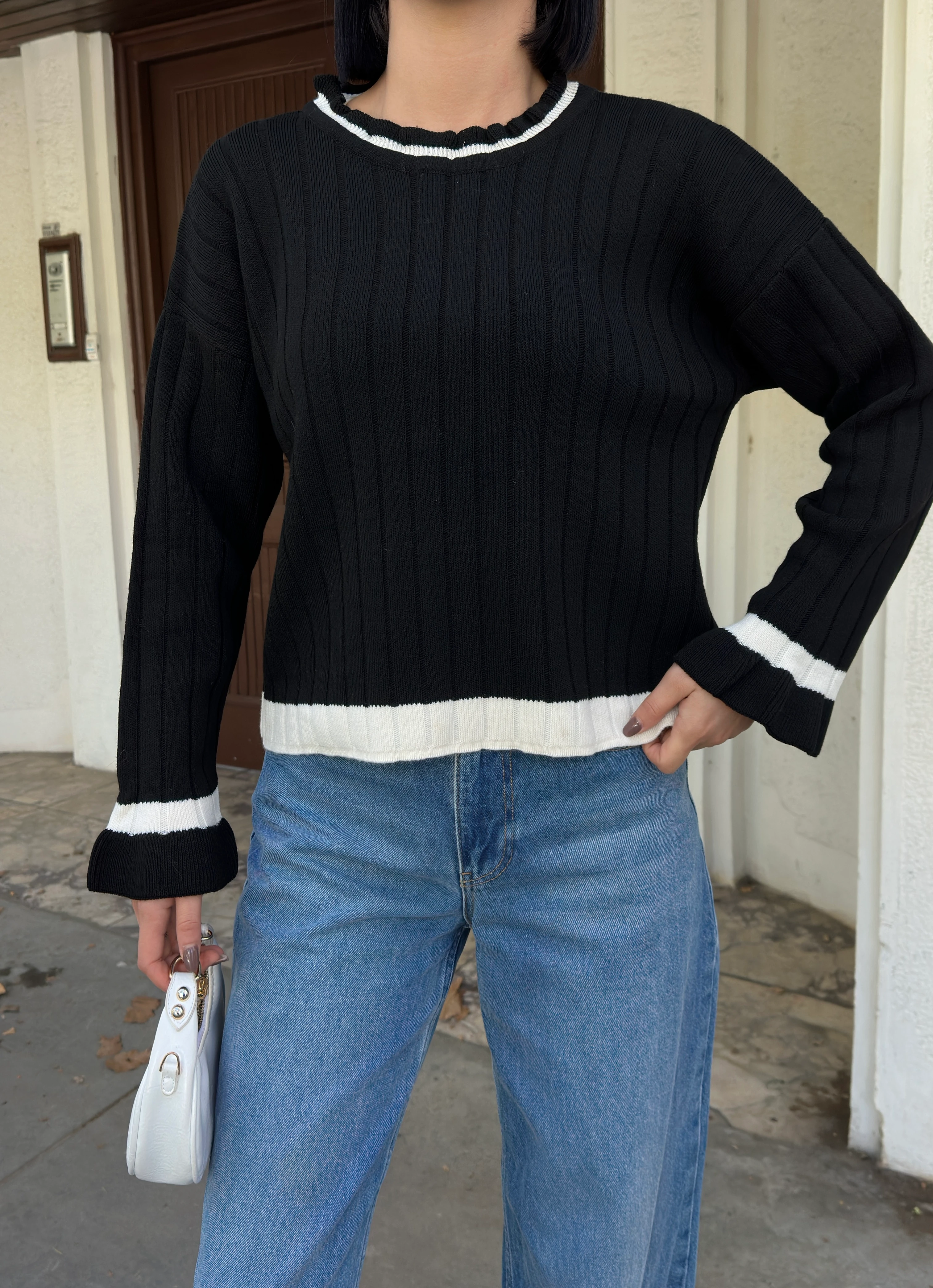 YAKA VE MANŞETİ FIRFIRLI KAZAK - Siyah