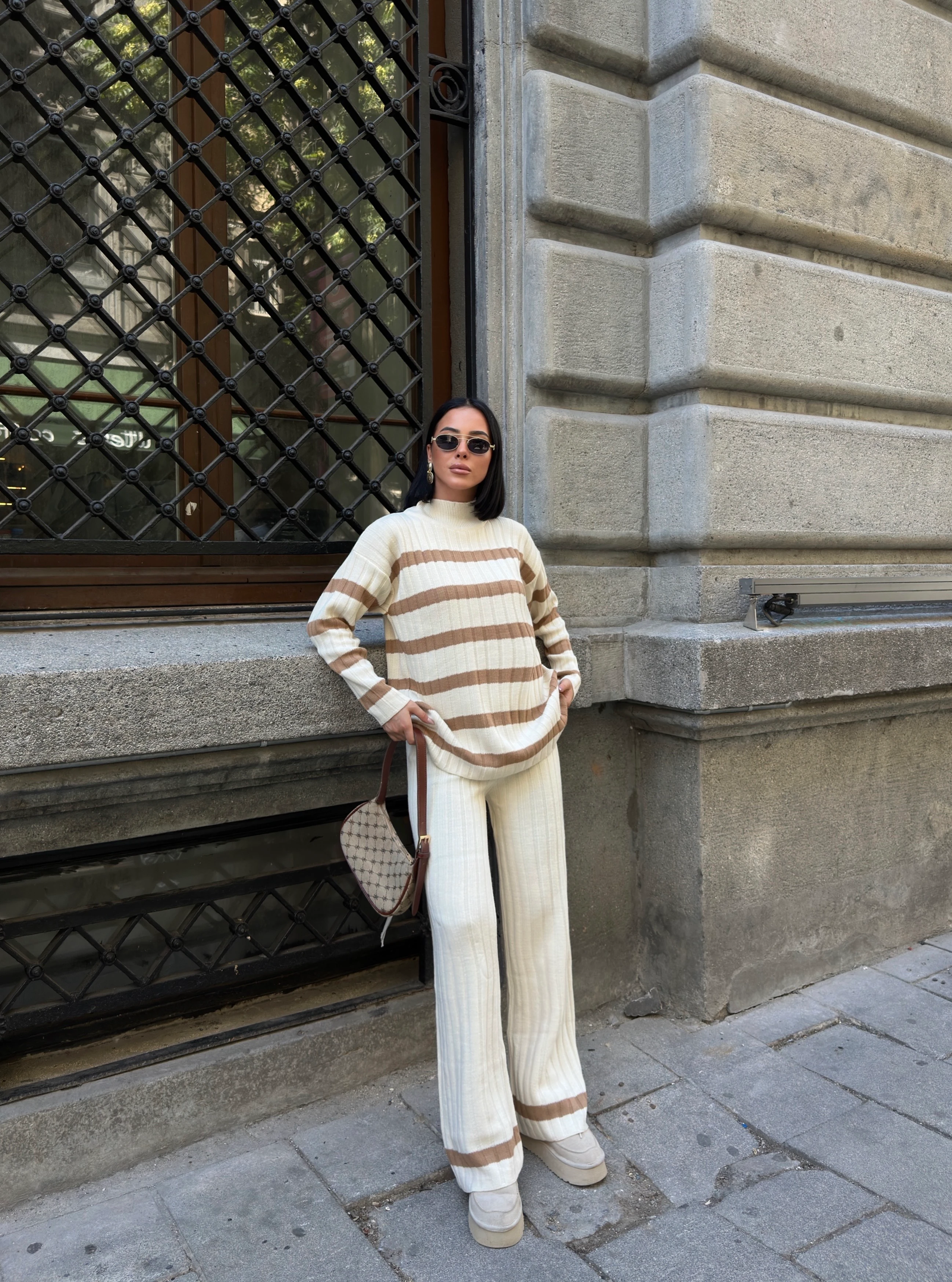 ÇİZGİLİ SADE TAKIM - Karamel