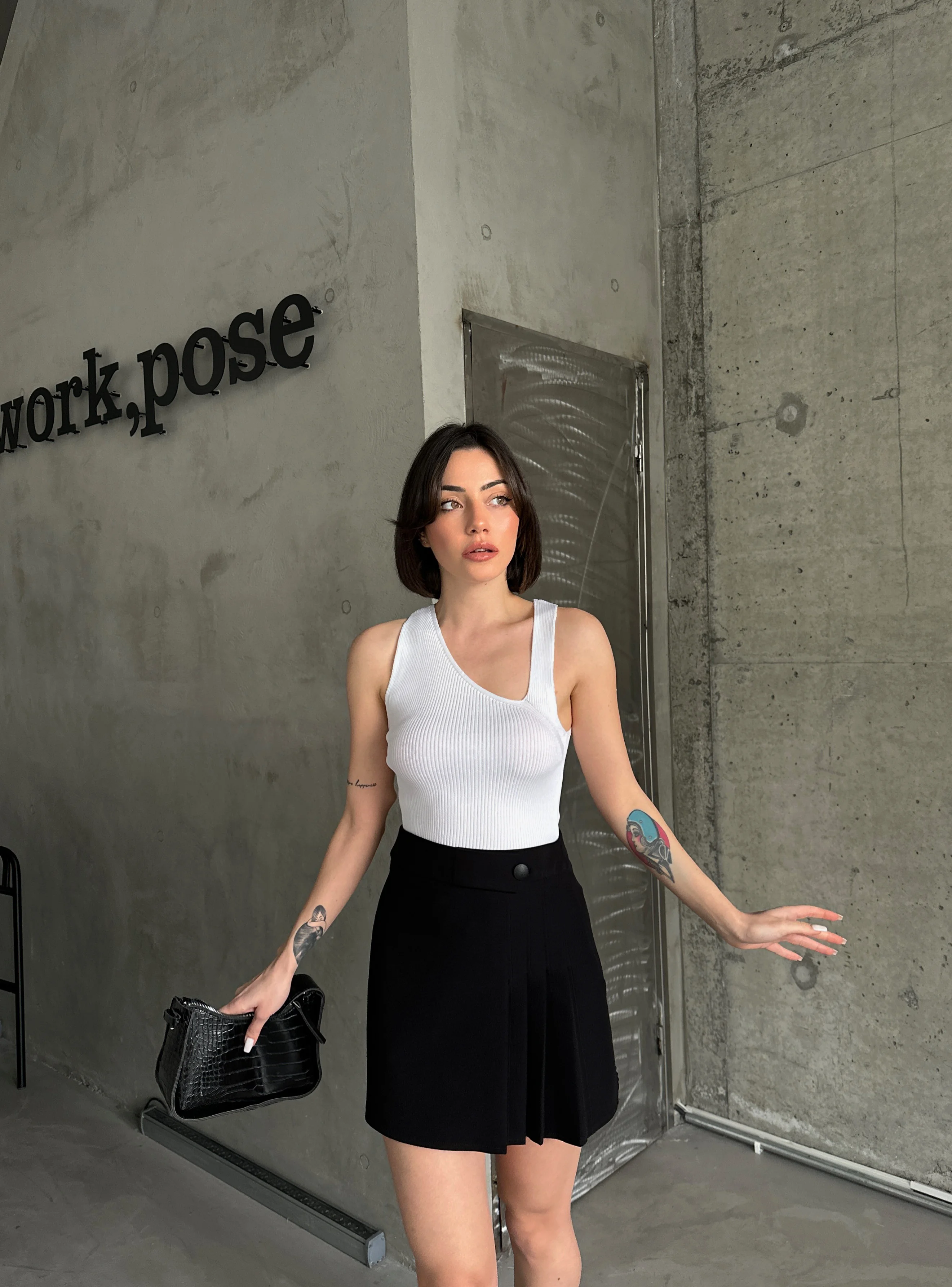 V YAKA BADİ - Siyah