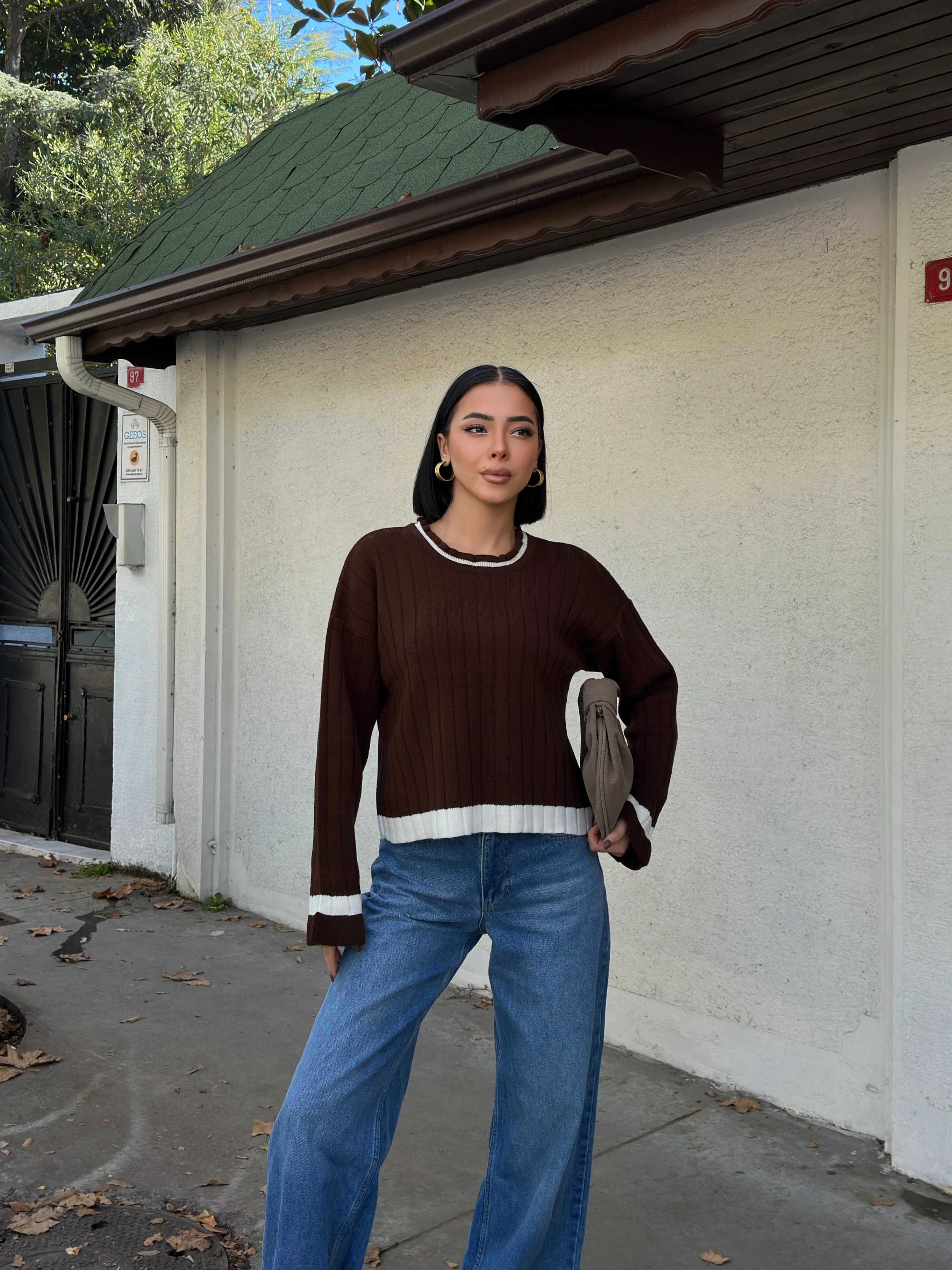 YAKA VE MANŞETİ FIRFIRLI KAZAK - Kahve