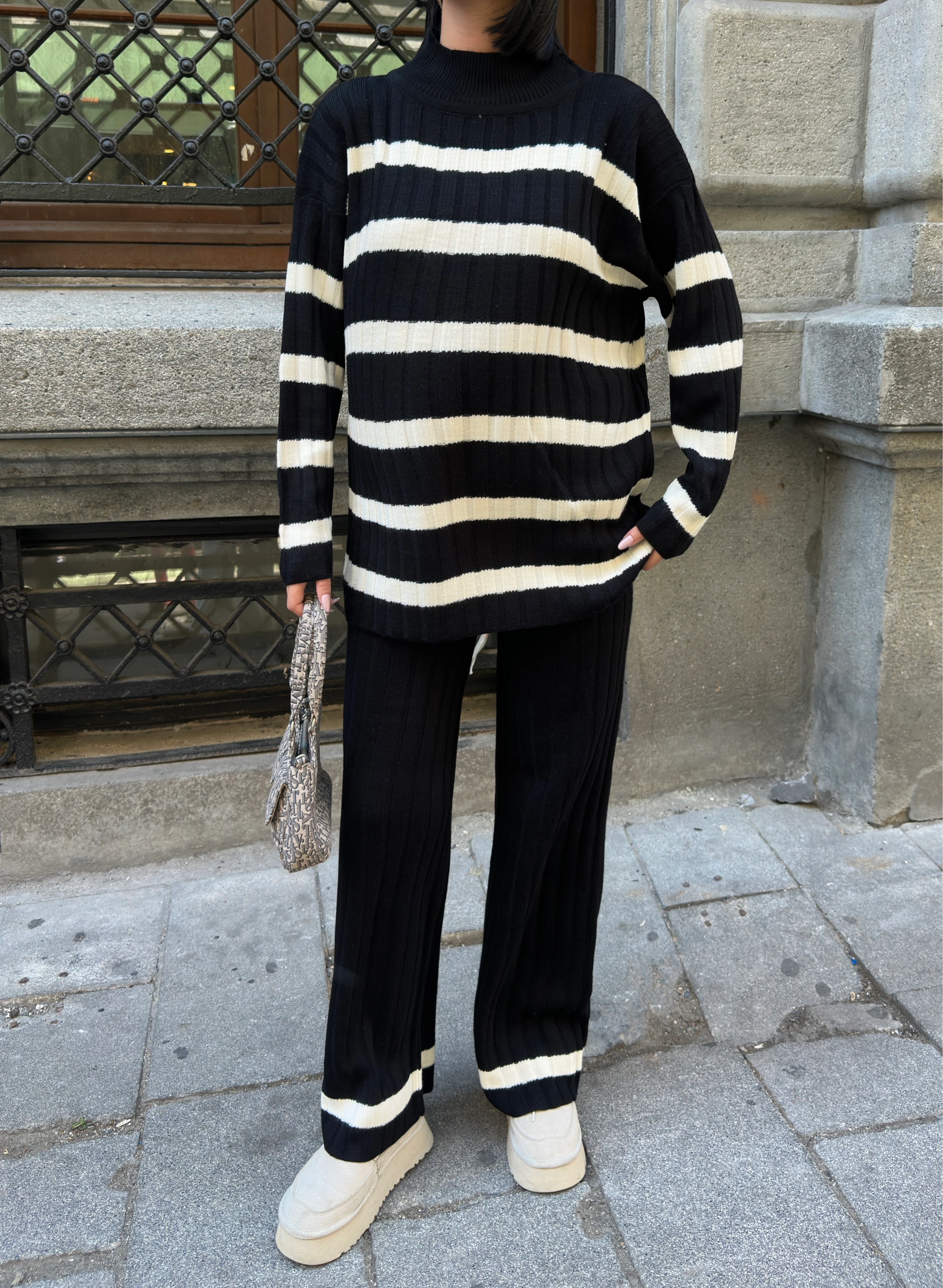 ÇİZGİLİ SADE TAKIM - Siyah