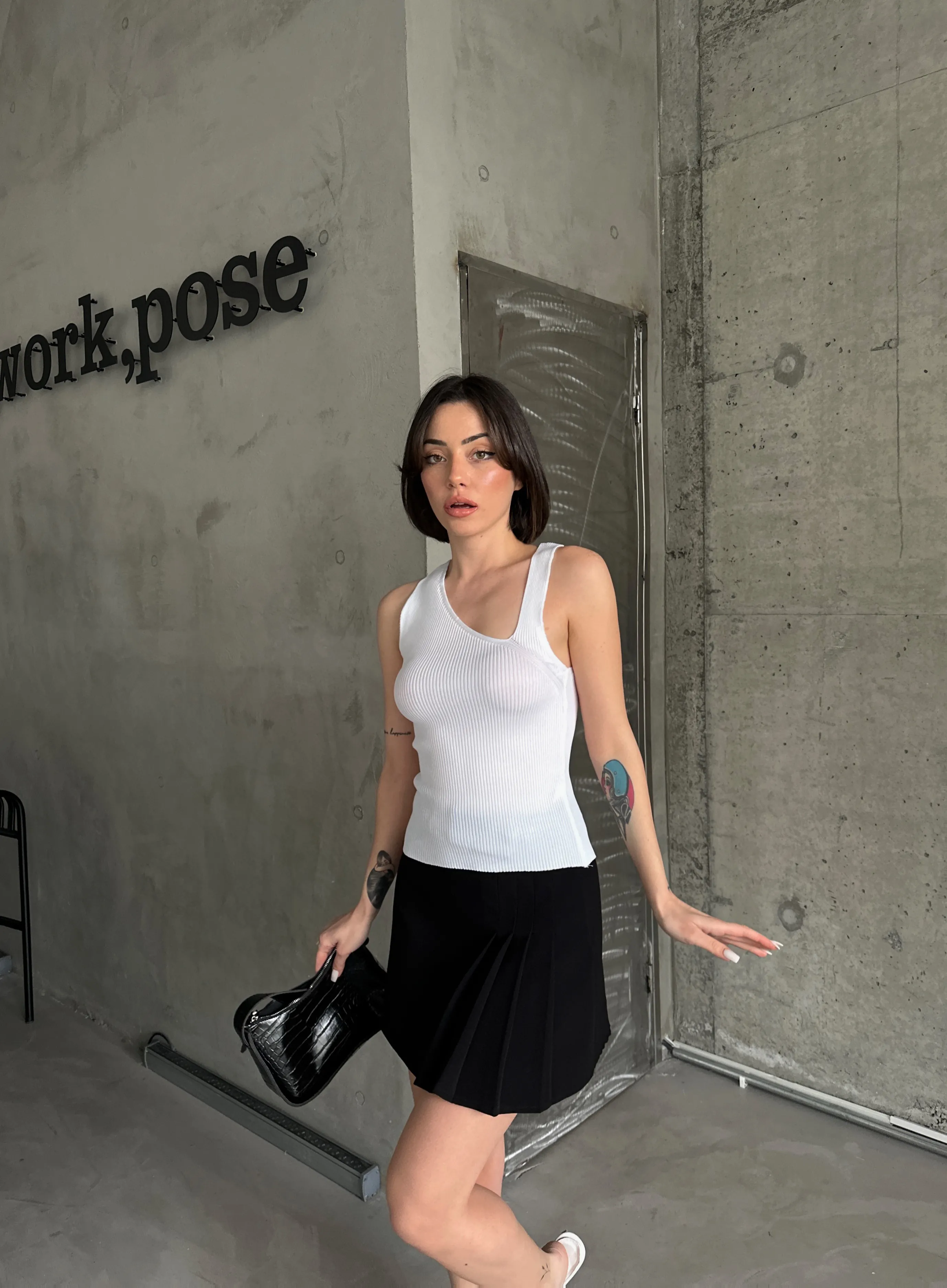 V YAKA BADİ - Beyaz