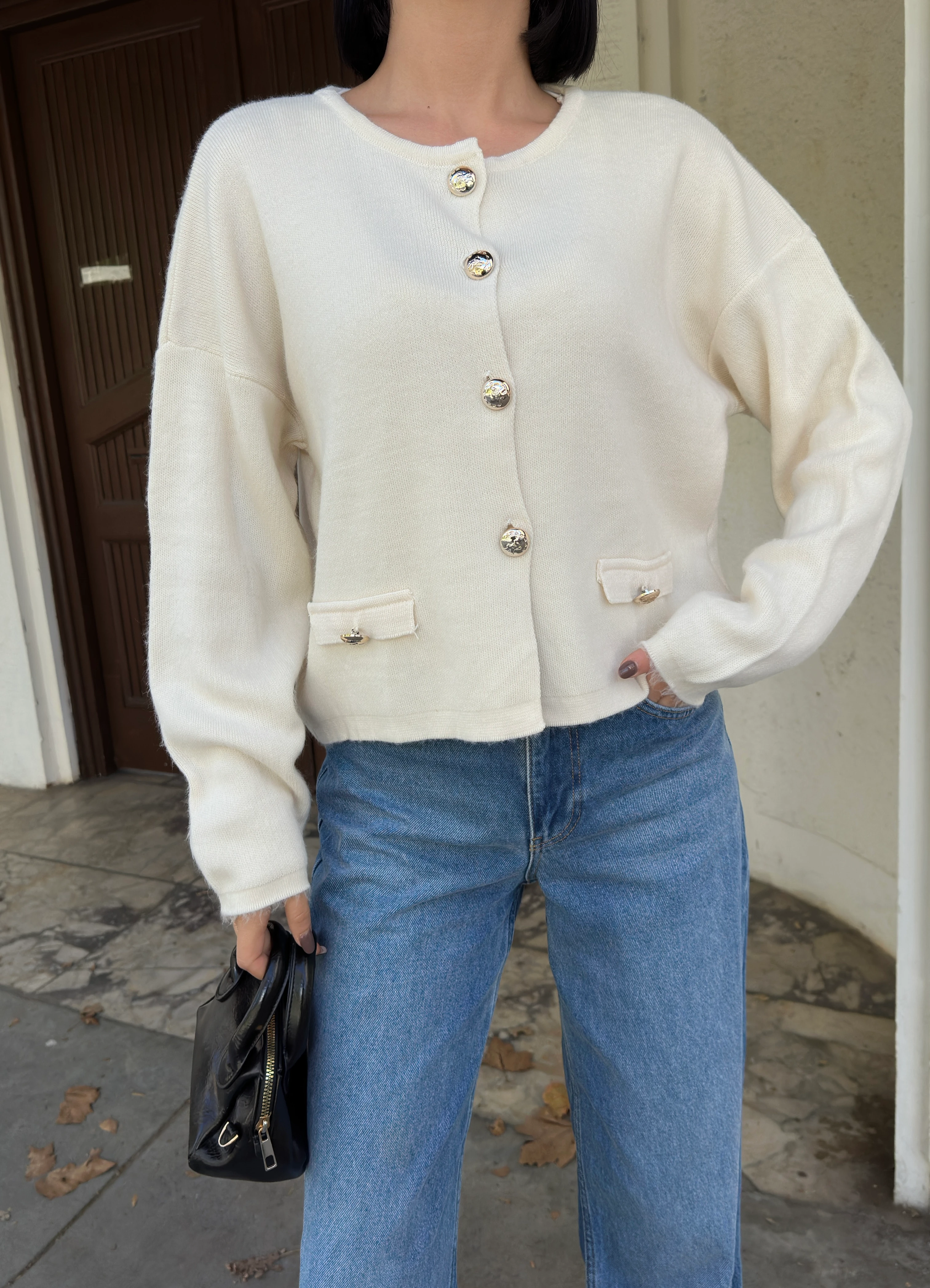 BUYUK DUGMELI HIRKA - Beyaz