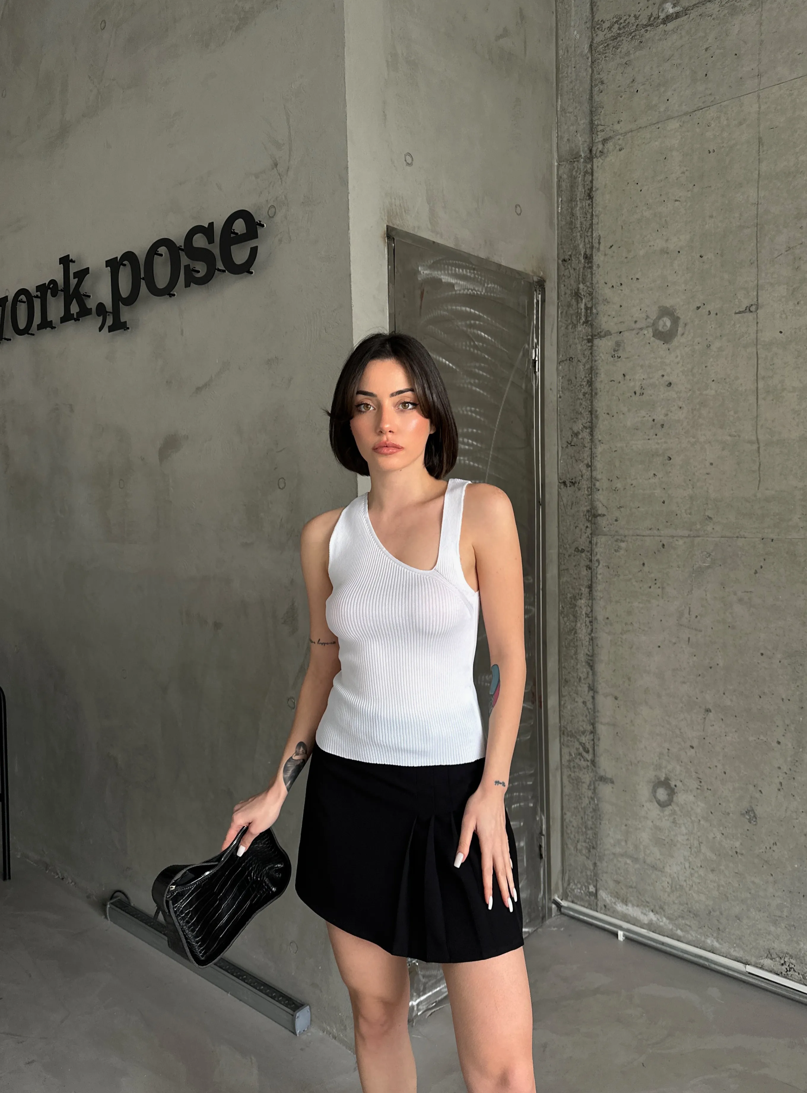 V YAKA BADİ - Beyaz