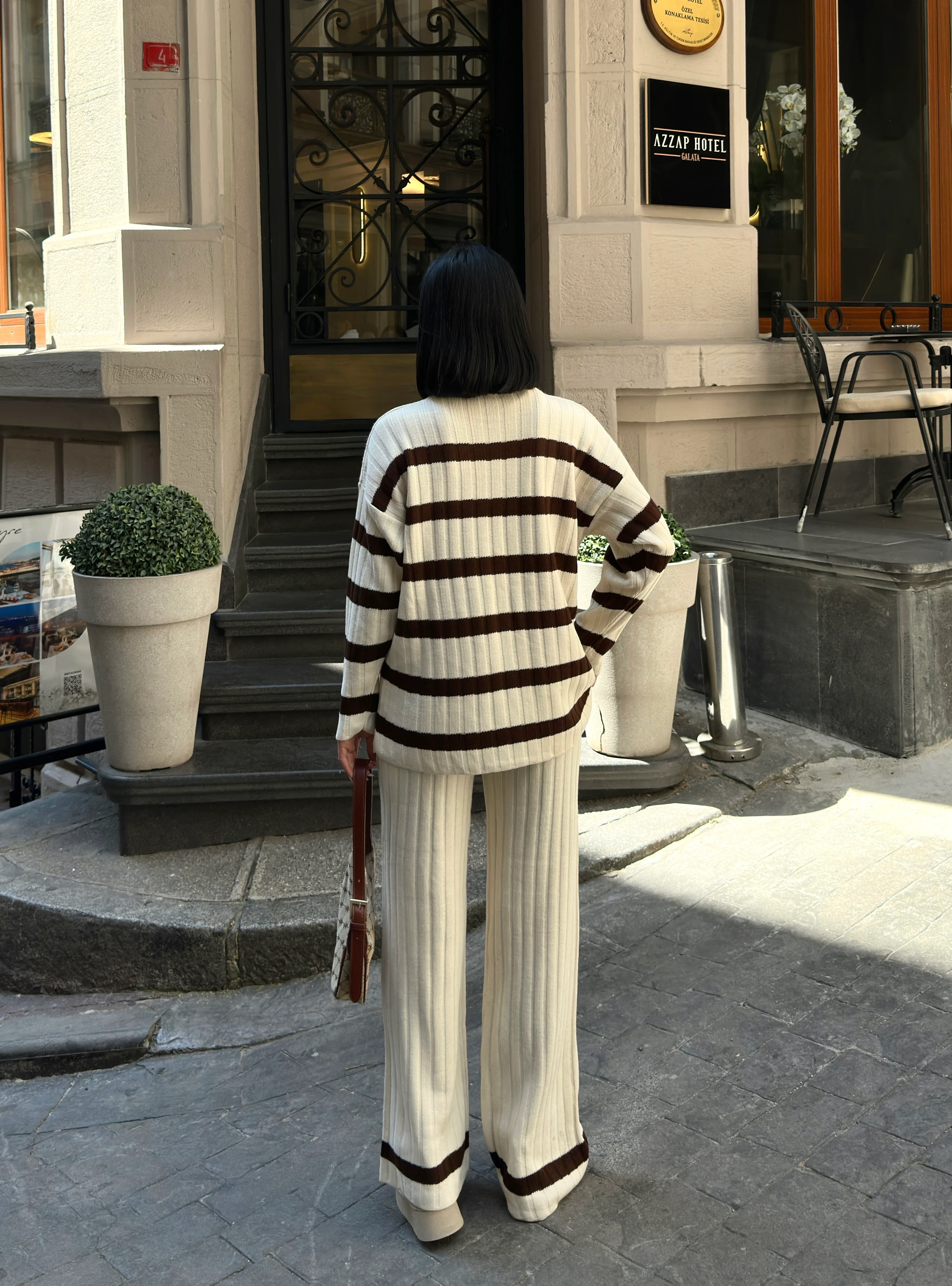 ÇİZGİLİ SADE TAKIM - Kahve