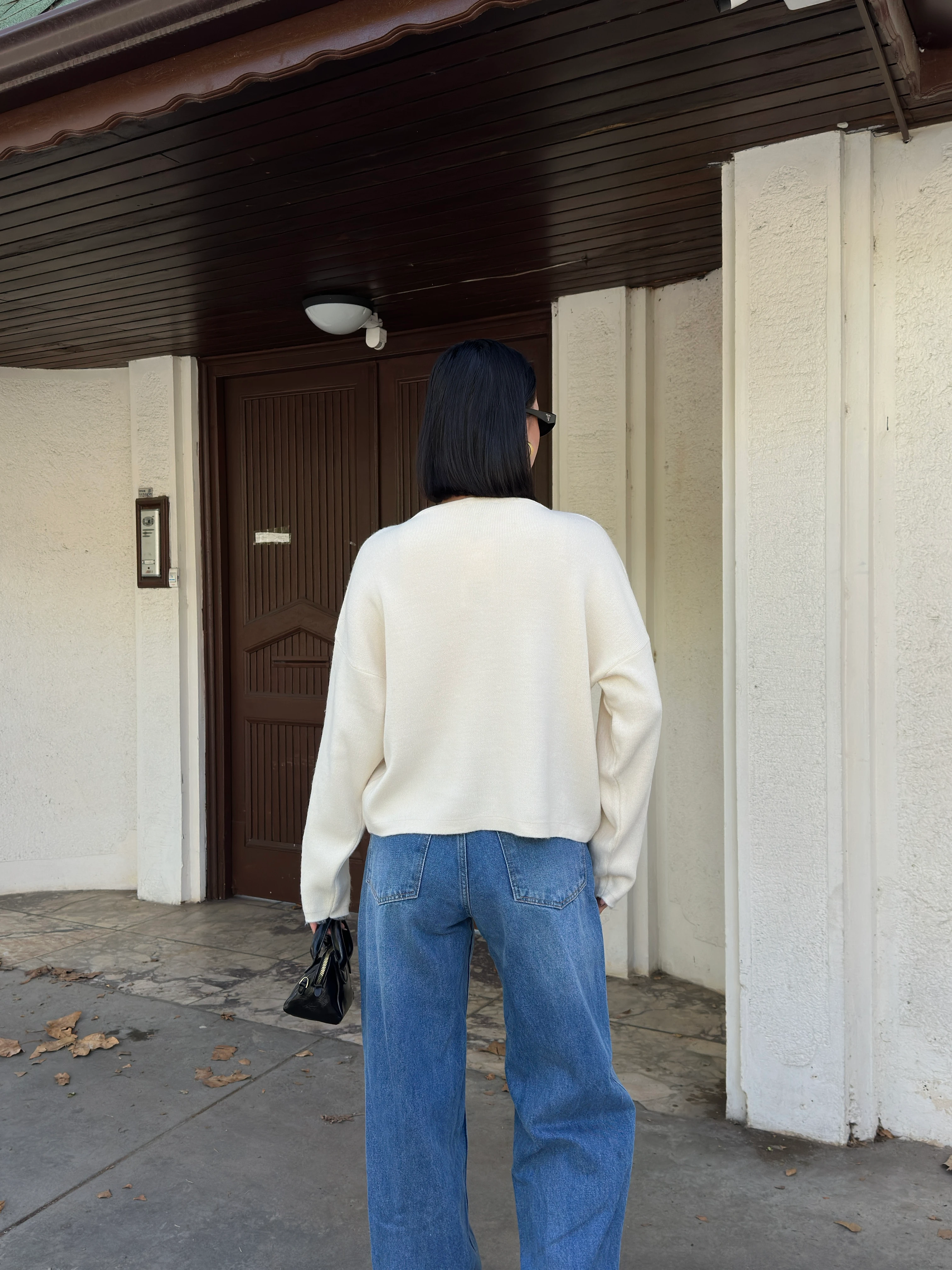 BUYUK DUGMELI HIRKA - Beyaz