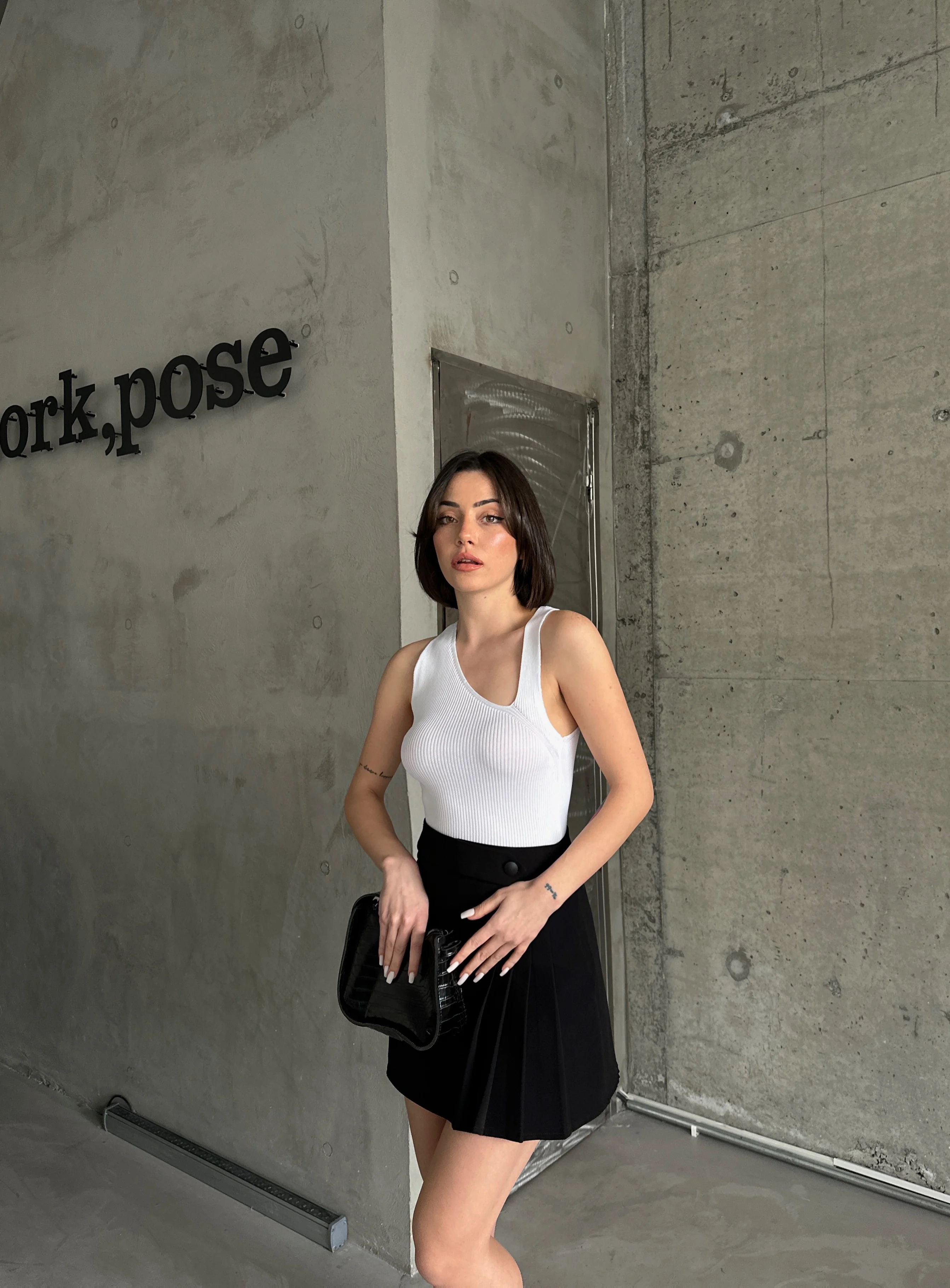 V YAKA BADİ - Beyaz