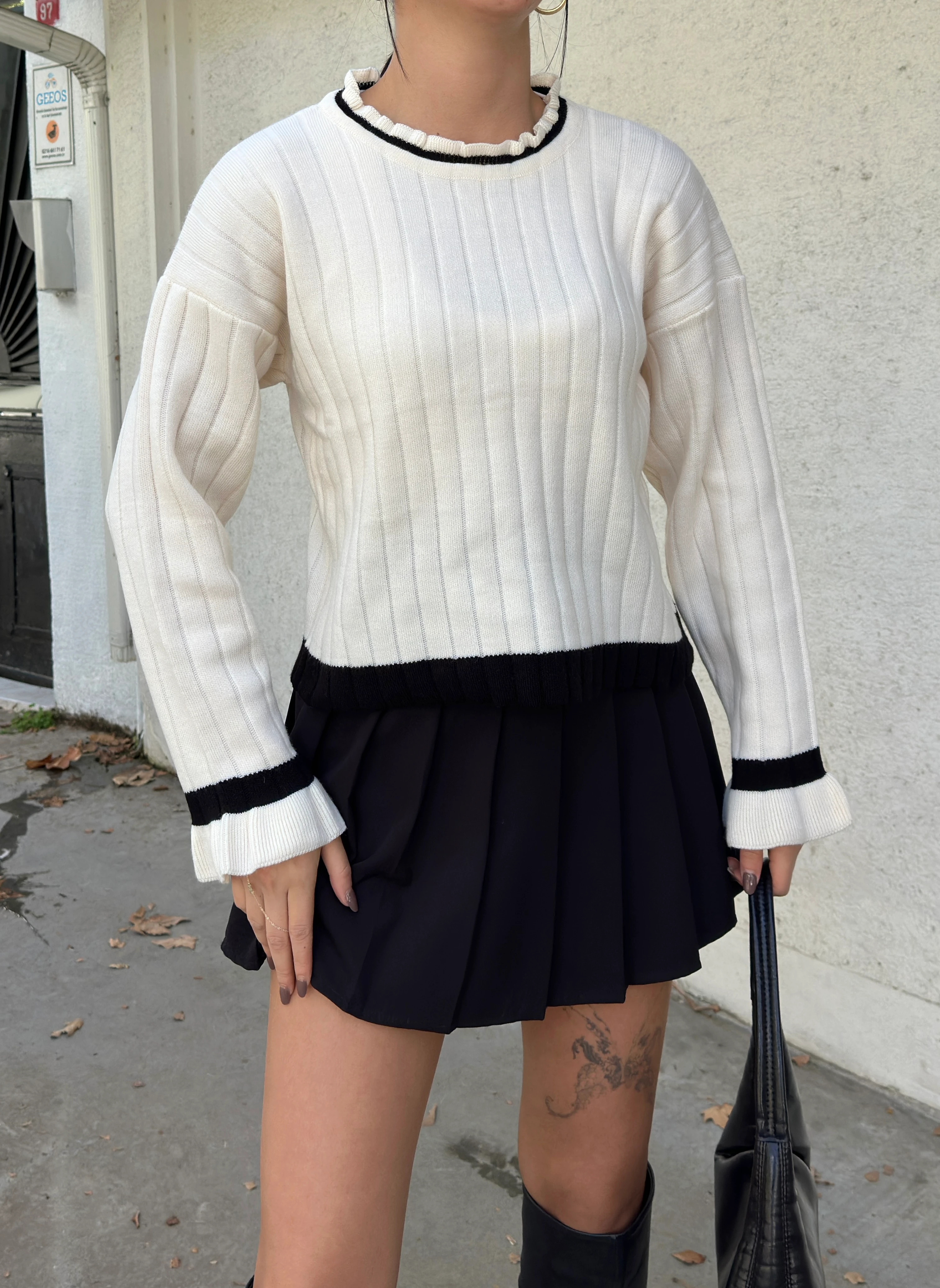 YAKA VE MANŞETİ FIRFIRLI KAZAK - Ten