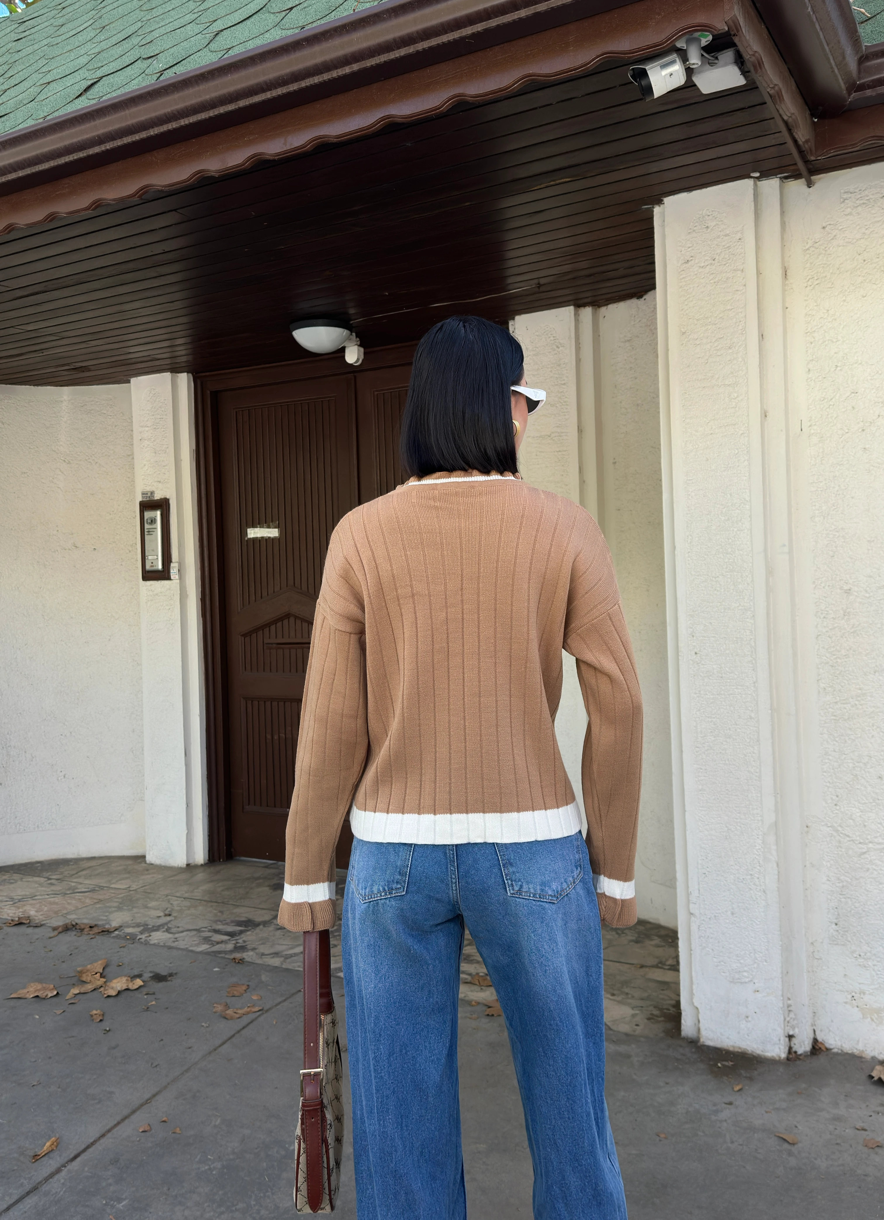 YAKA VE MANŞETİ FIRFIRLI KAZAK - Karamel