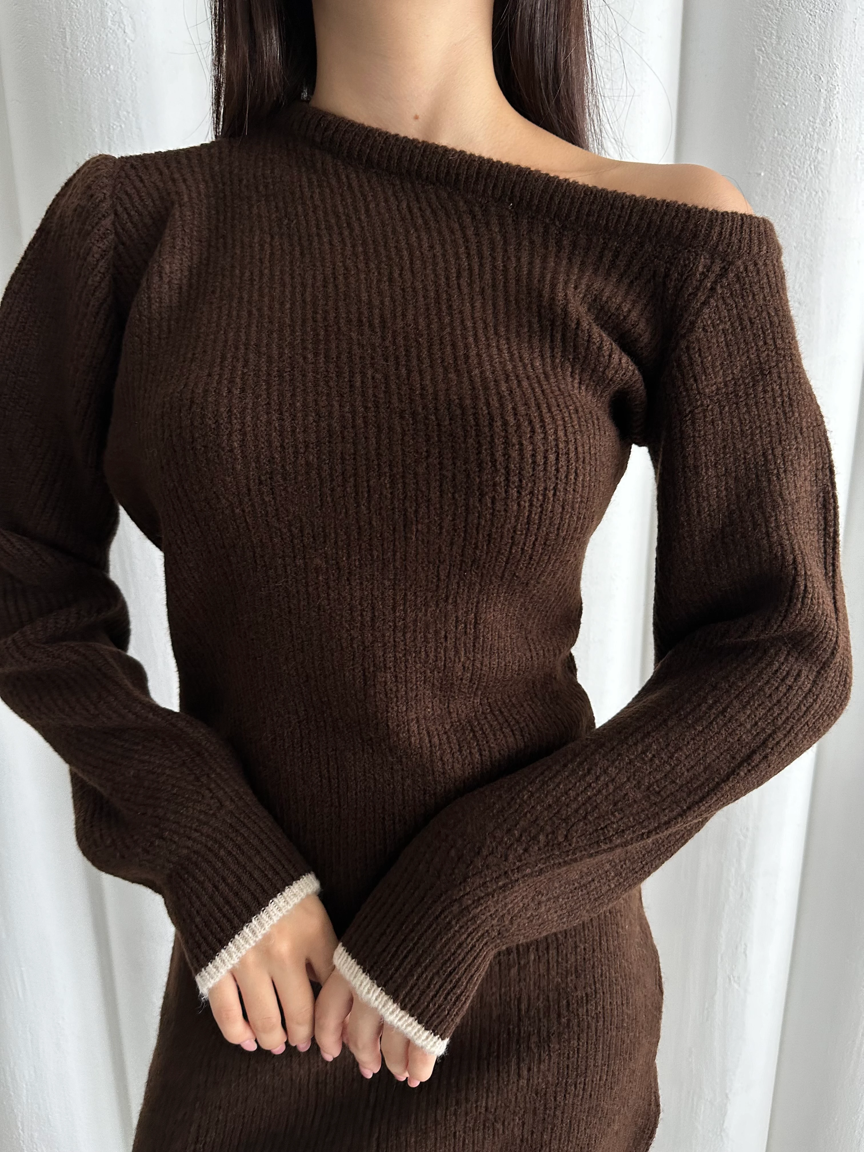 YARIM AY ŞARDONLU ELBİSE