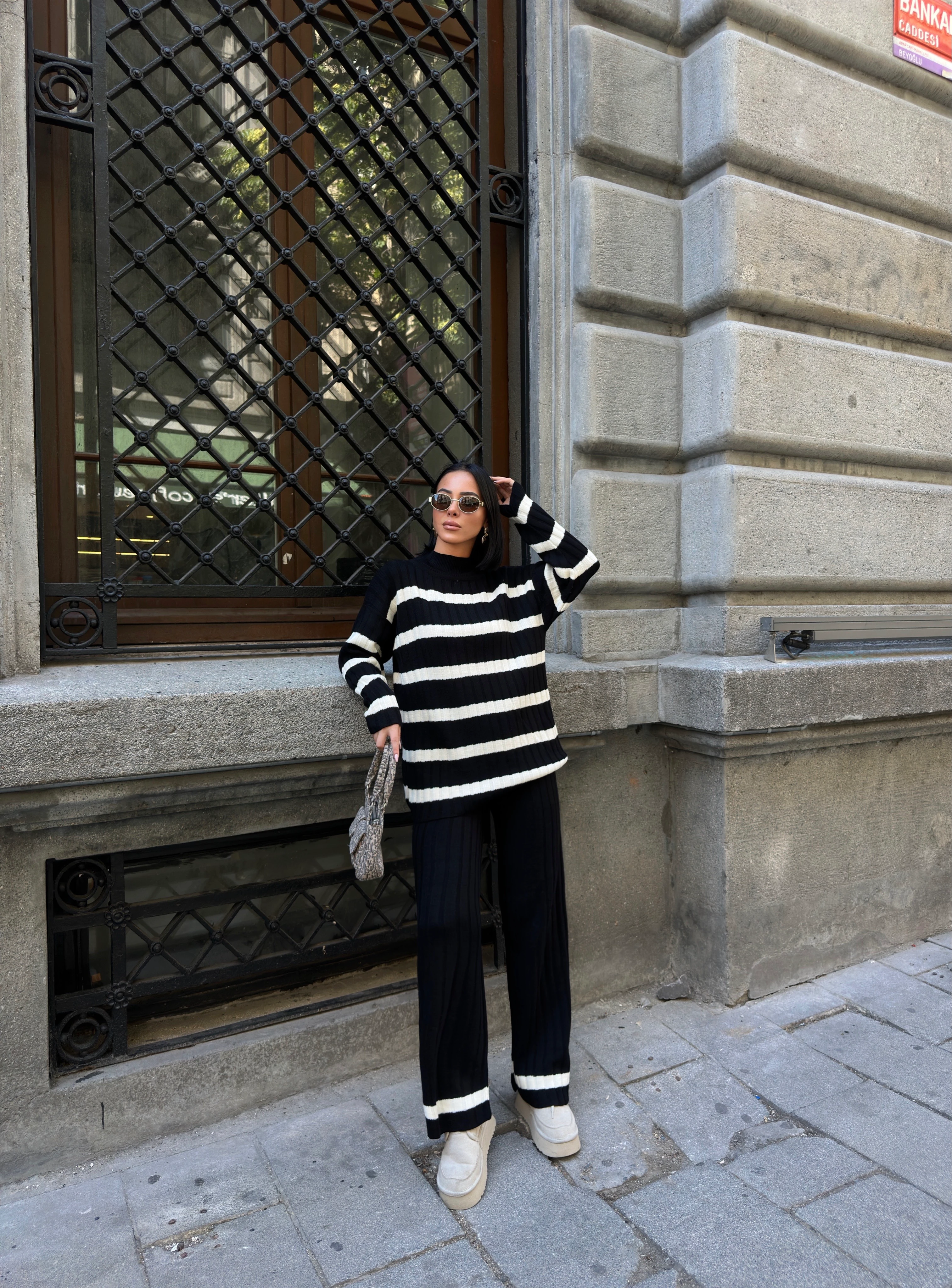 ÇİZGİLİ SADE TAKIM