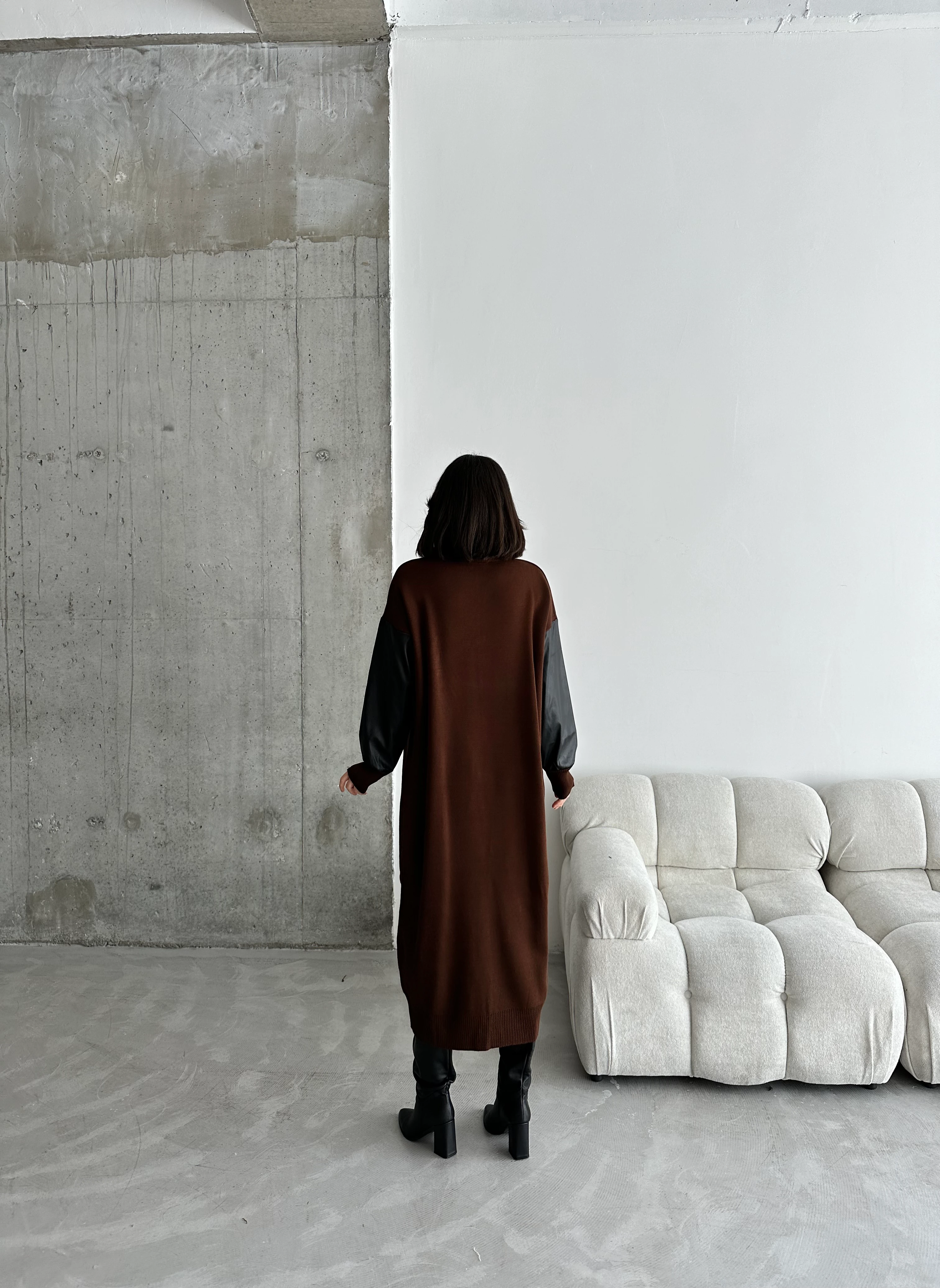 KOLU DERİLİ ELBİSE