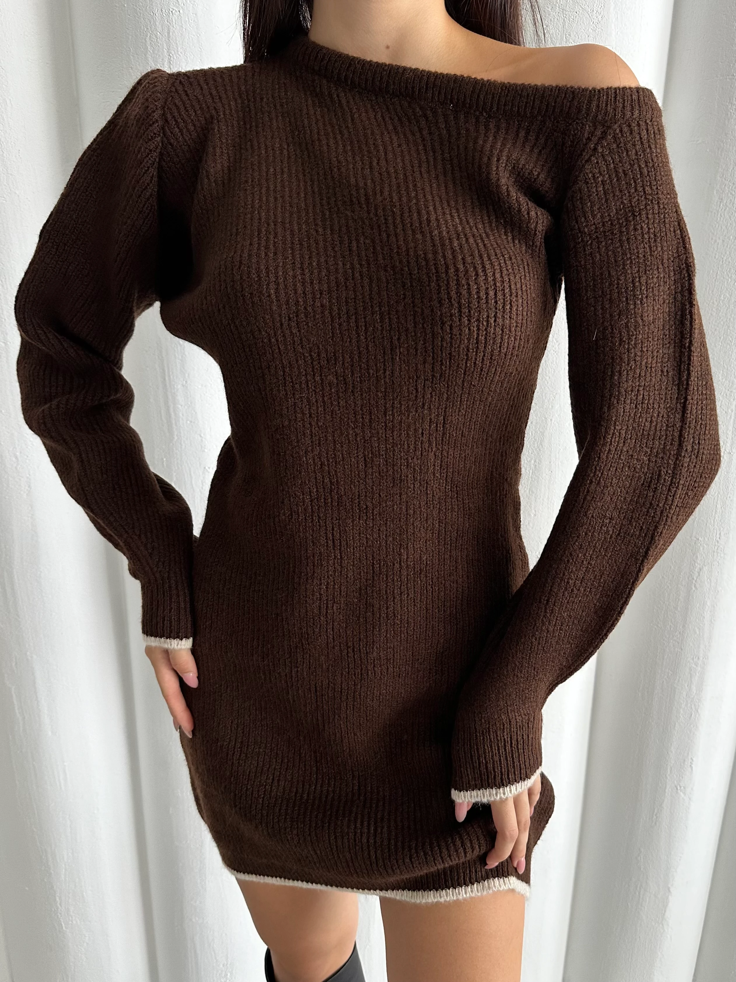 YARIM AY ŞARDONLU ELBİSE