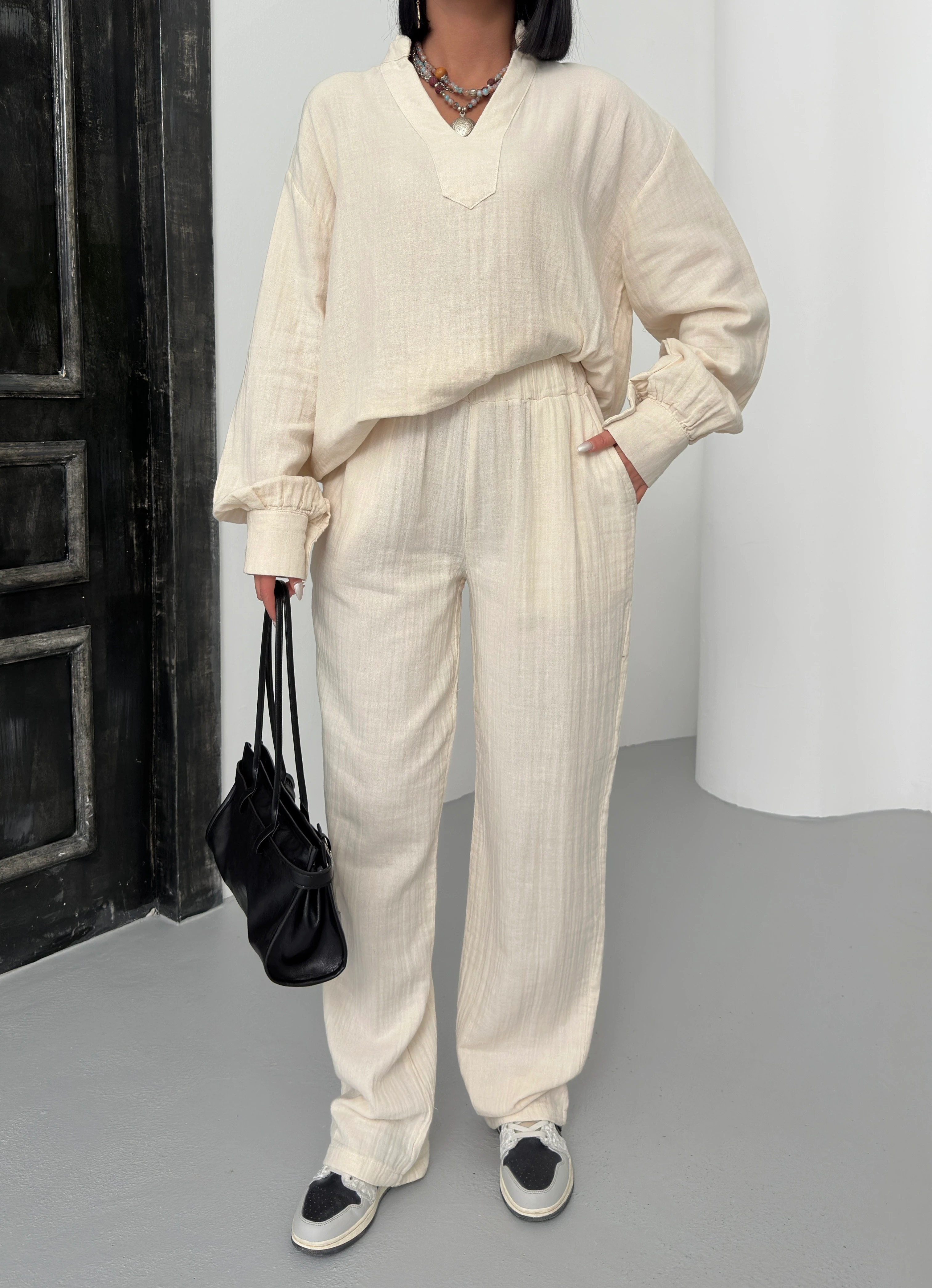 V YAKA MÜSLİN TAKIM