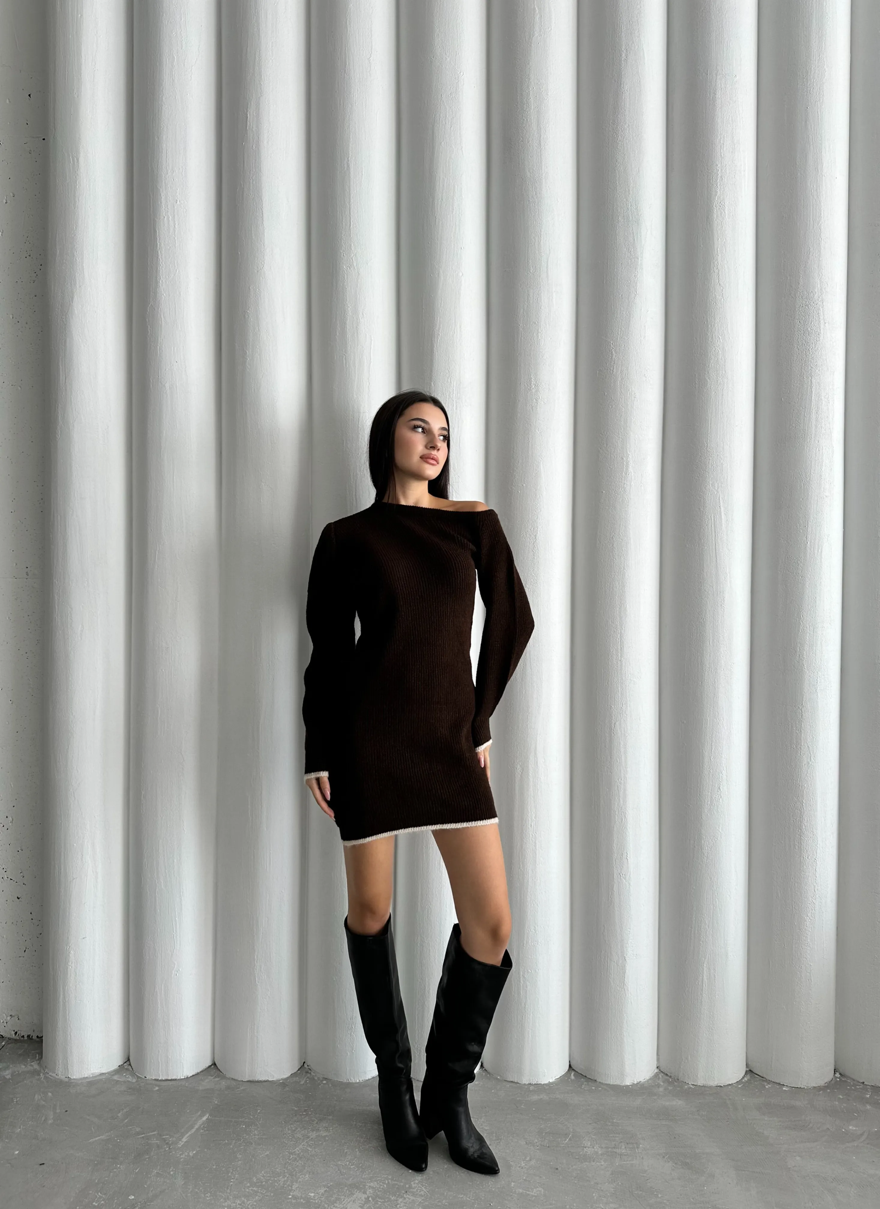 YARIM AY ŞARDONLU ELBİSE