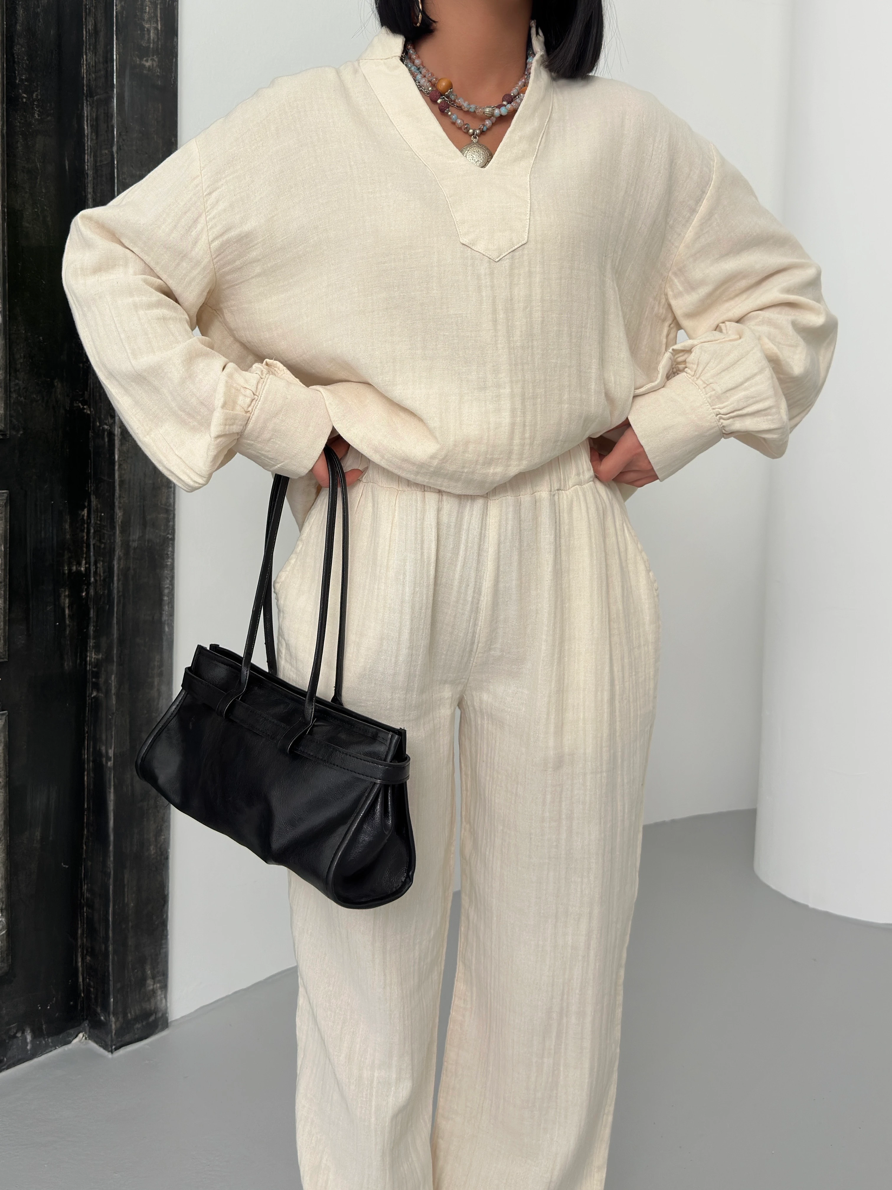 V YAKA MÜSLİN TAKIM