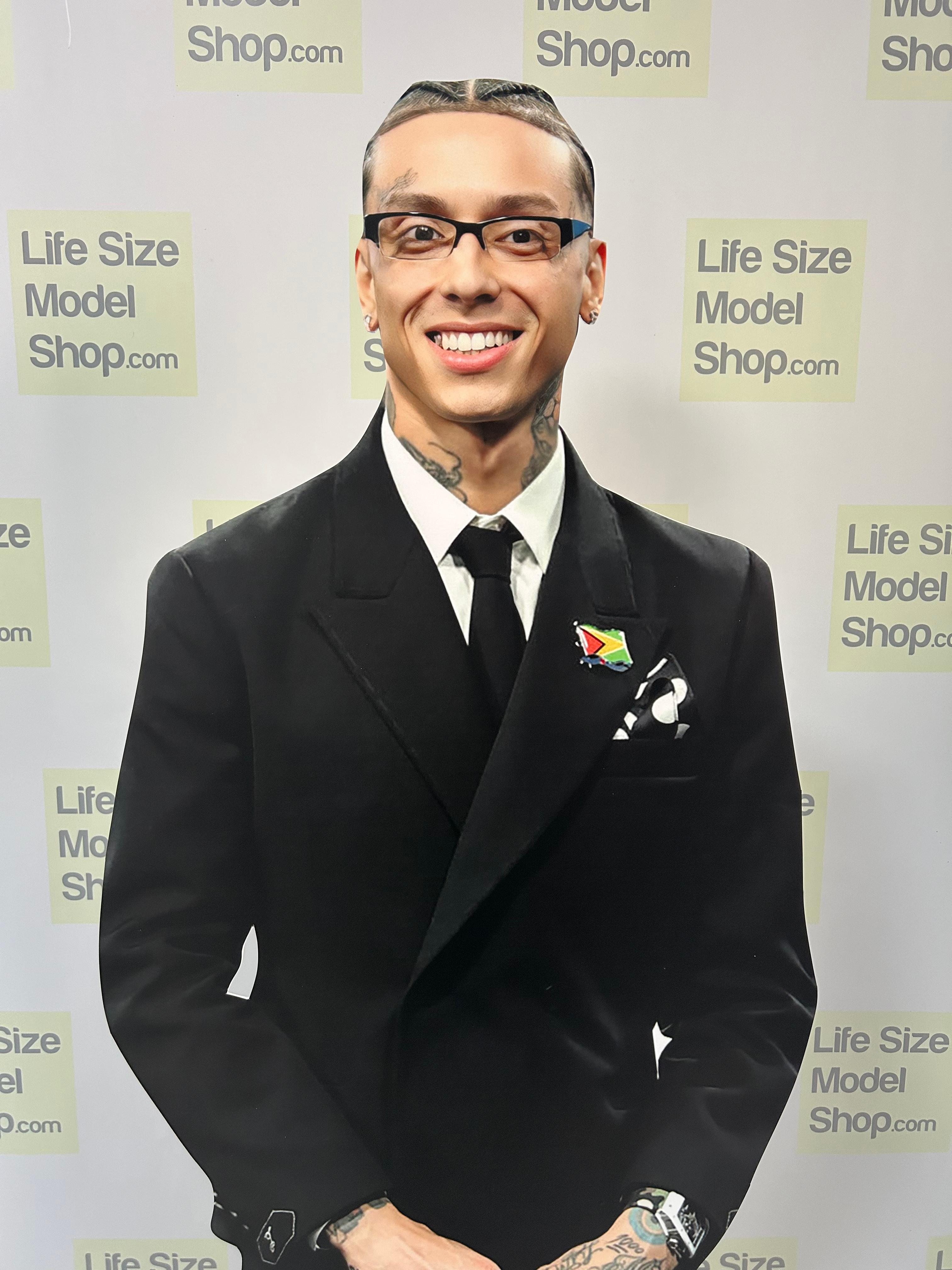 🎤 Angèle Figurine en carton – Modèle grandeur nature Angèle Joséphine Aimée van Laeken