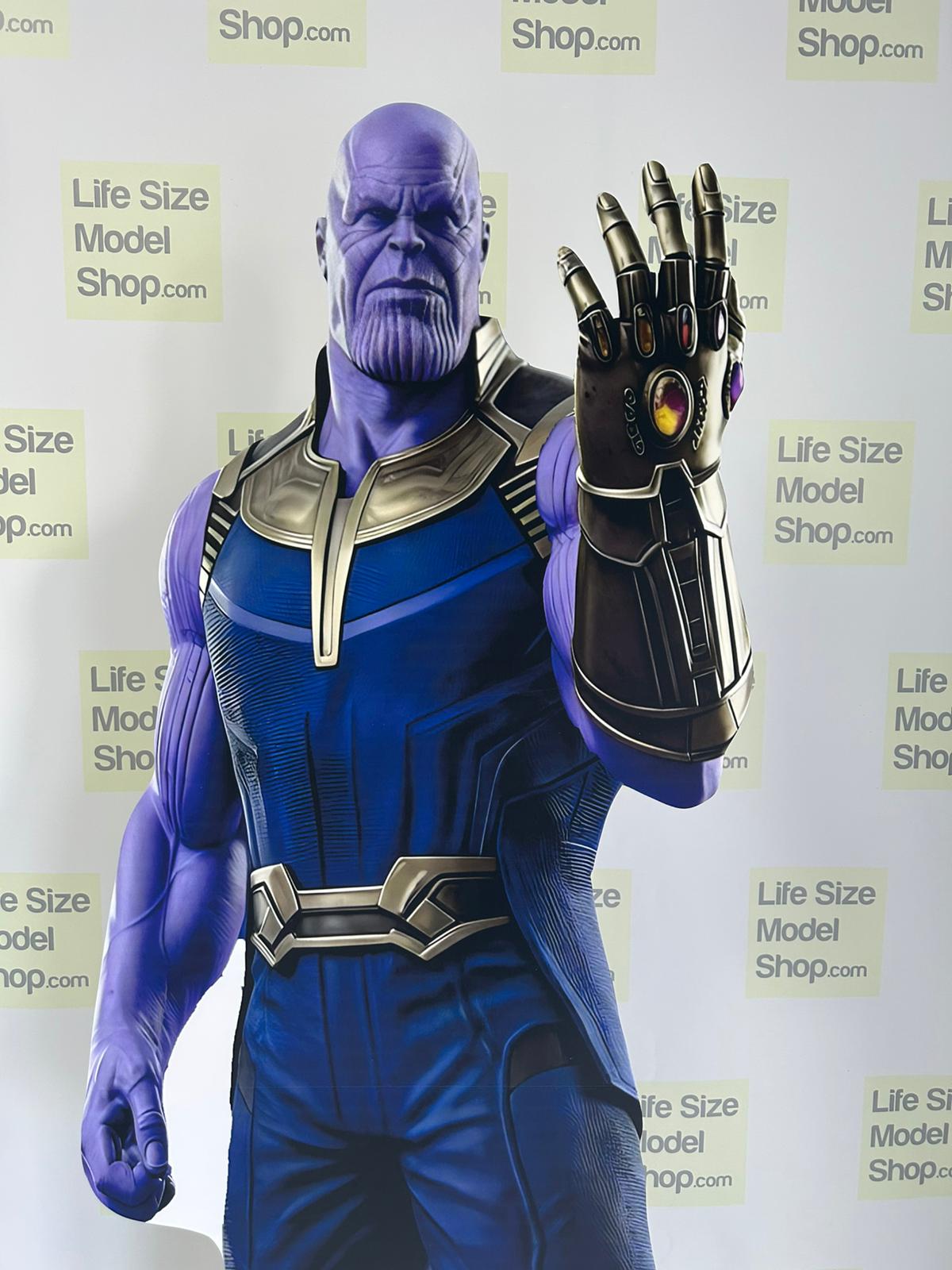 Figurine Marvel en carton découpé Thanos, personnage fictif, en plastique