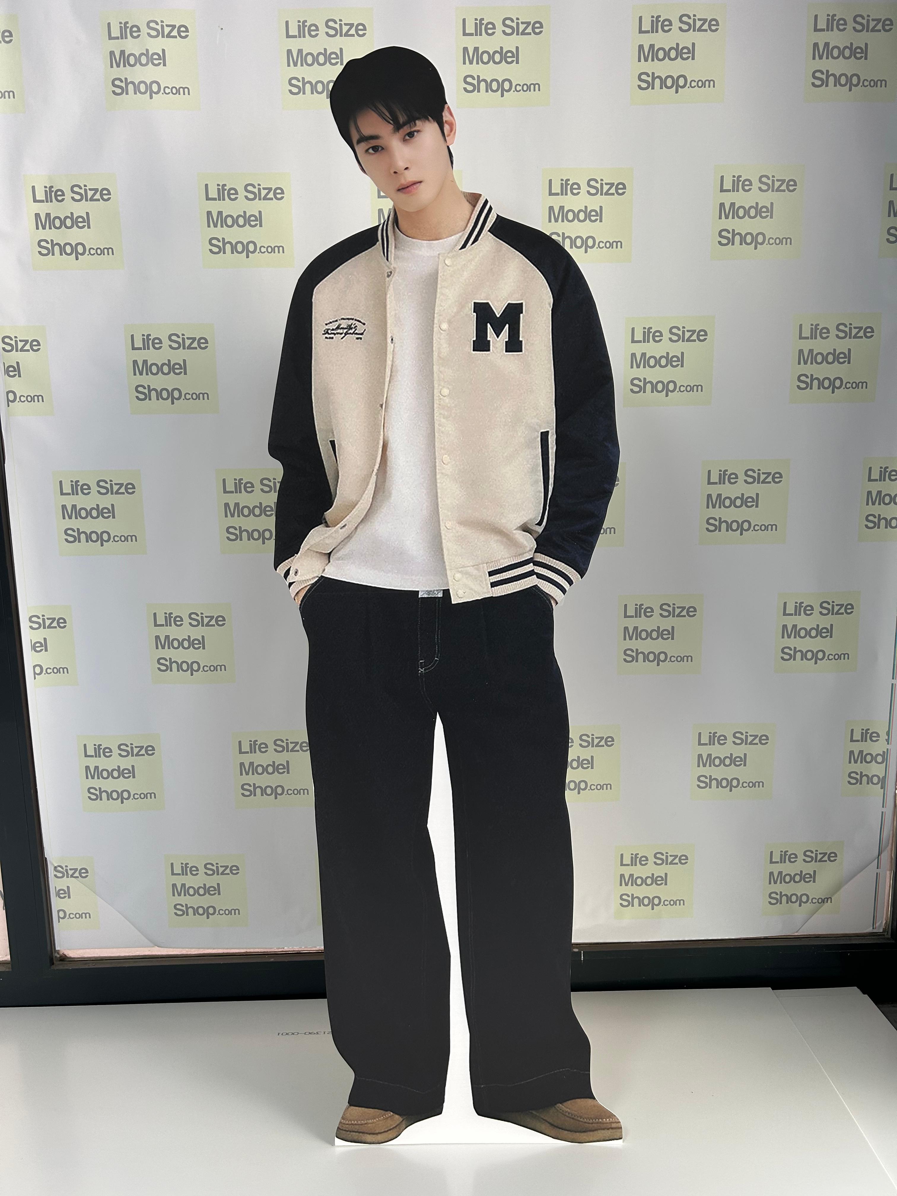 Cha Eun-woo Kartonnen Uitknipmodel Levensgrote Plastic Standee Astro Lee Dong-min