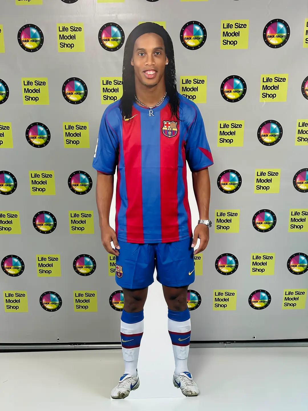 Ronaldinho Maketi FC Barcelona Gerçek Boy – #10 Numara Sihirbaz