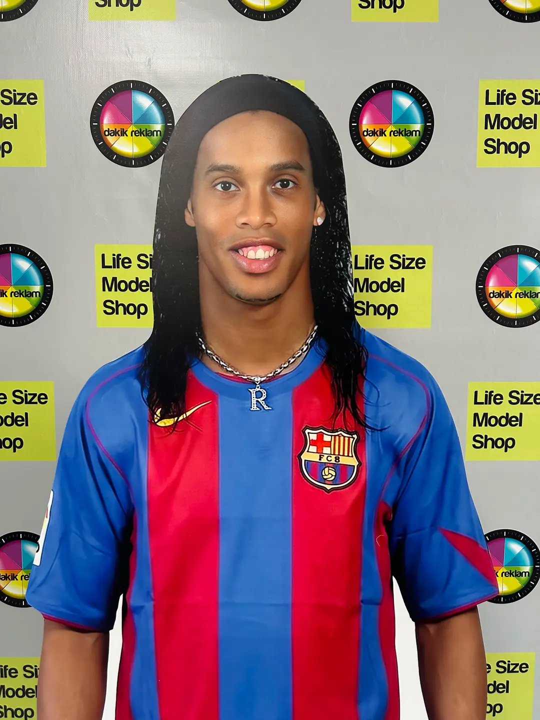 Ronaldinho Maketi FC Barcelona Gerçek Boy – #10 Numara Sihirbaz