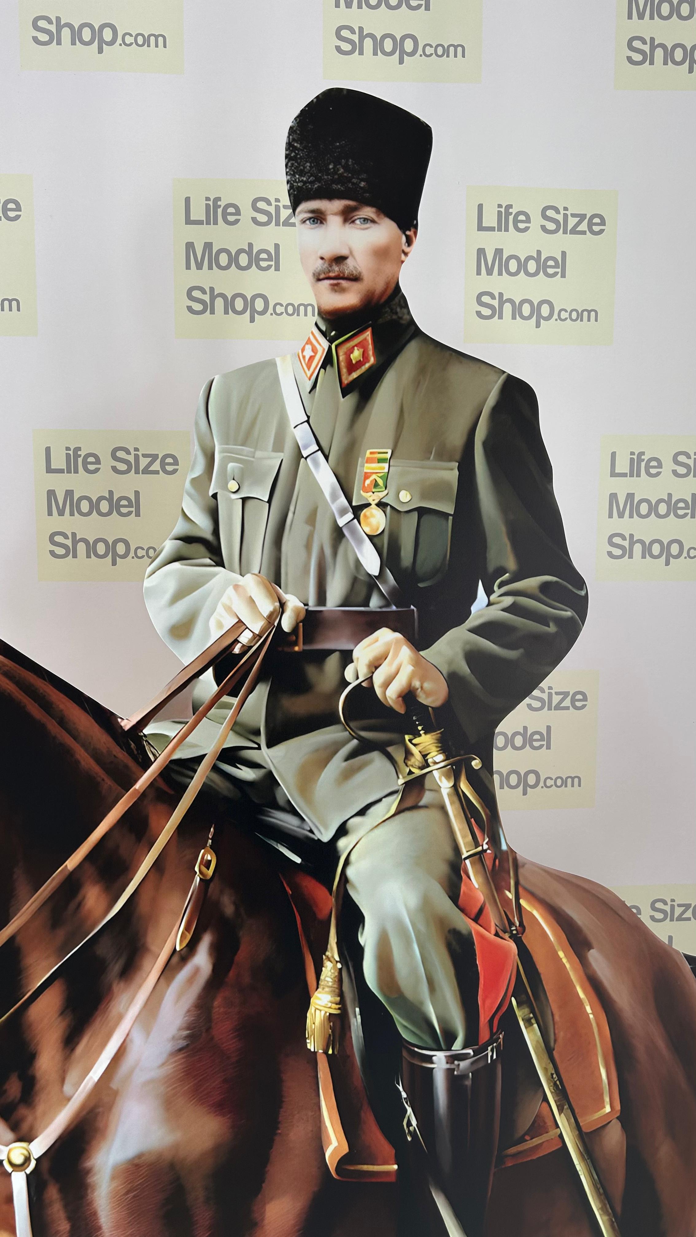 Atlı Atatürk Maketi Ata Binen Atatürk Maket Tam Boy 175cm 2D Maket